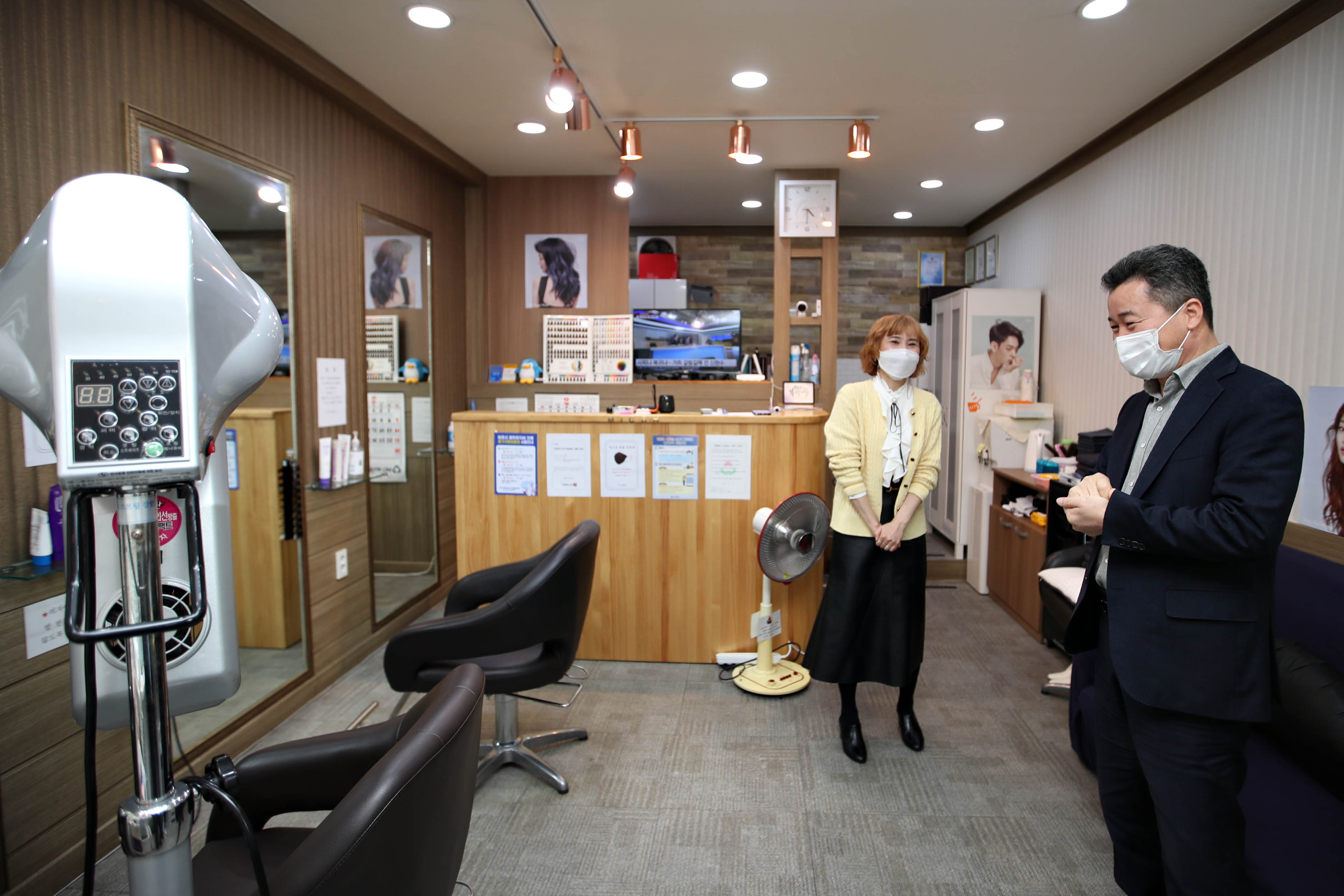 20210219_안심업소_위생용품꾸러미_배부11.jpg 이미지