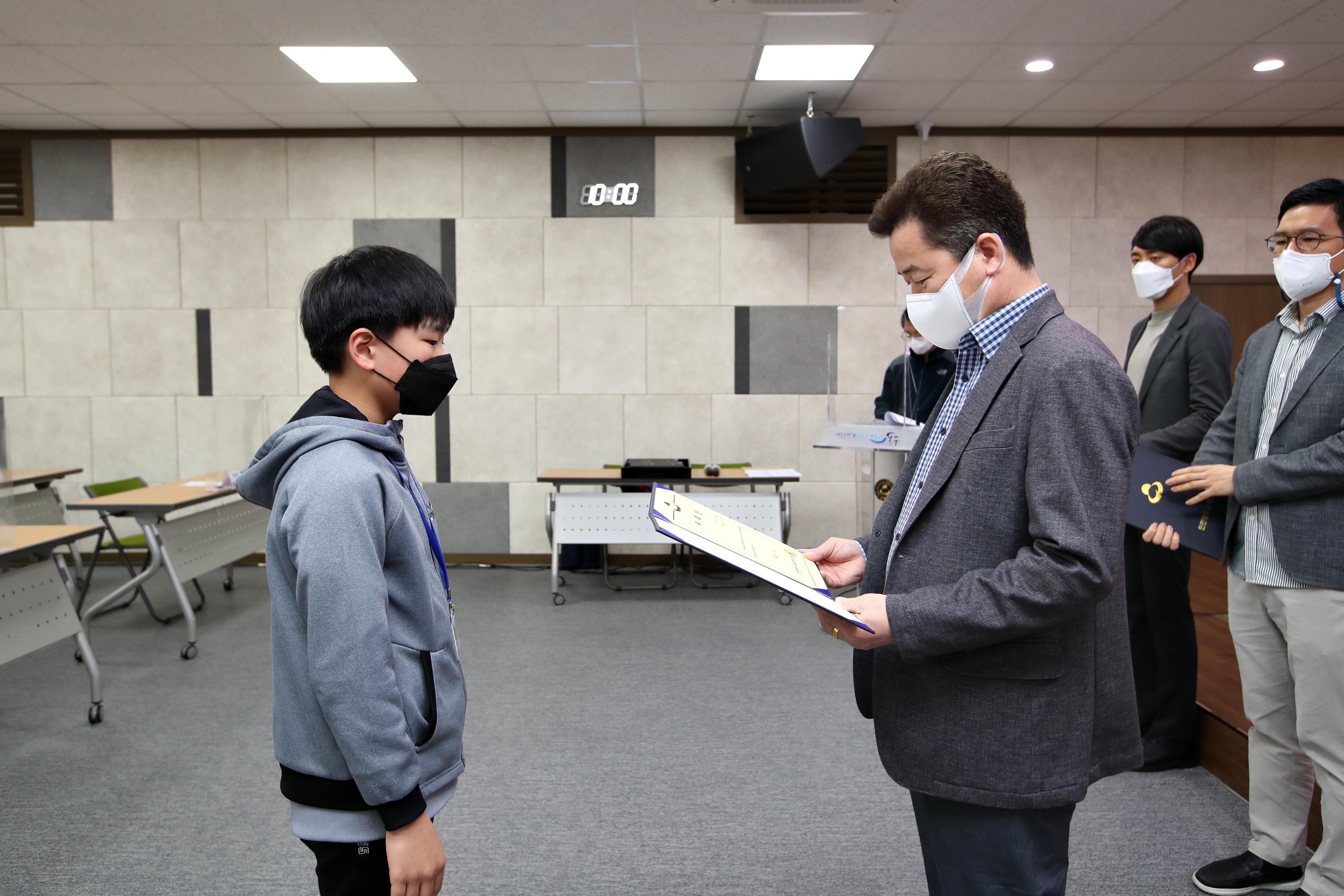20210410_2021년_어린이_청소년_참여위원회_위촉식14.jpg 이미지