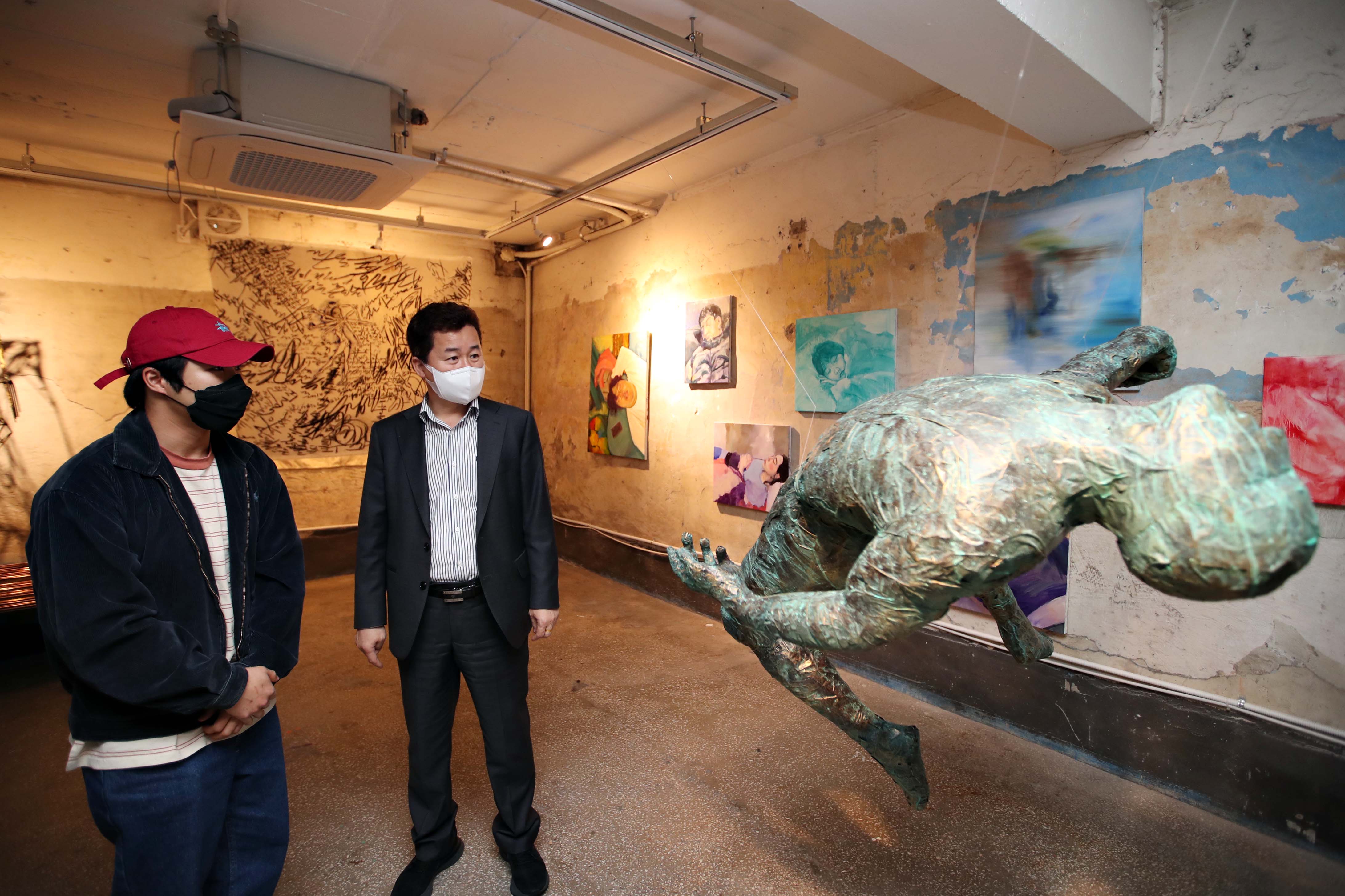 20210412_배다리_문화예술의_거리_조성사업_지원대상자_개업점포_현장_방문6.jpg 이미지