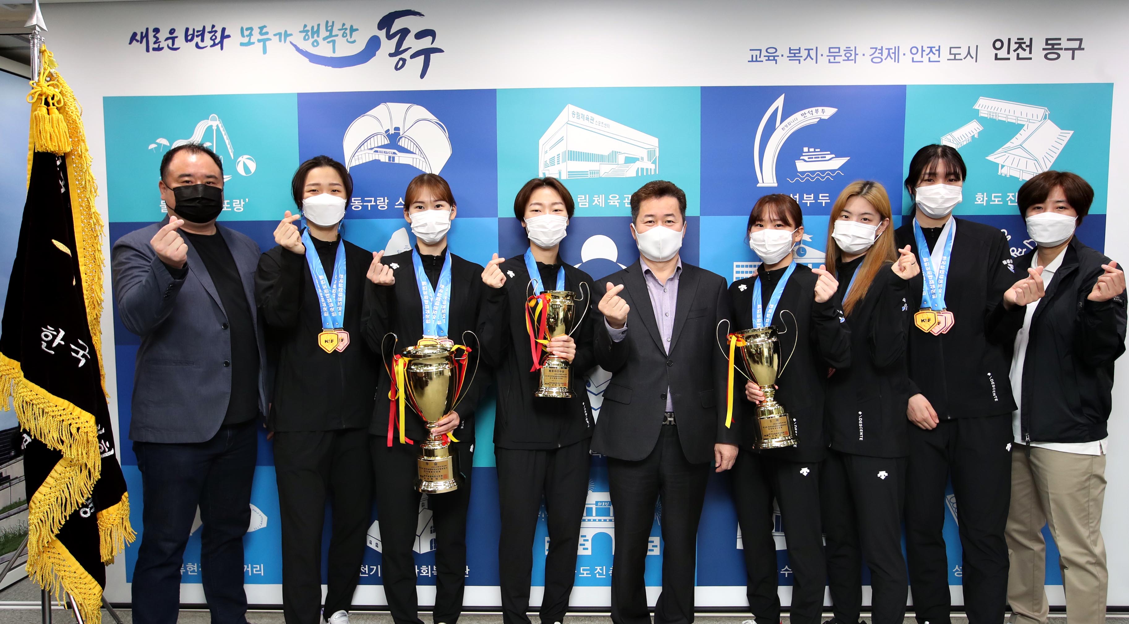 20210504_제15회_한국실업태권도연맹회장기_전국태권도대회_3인조_지명전_우승3.jpg 이미지