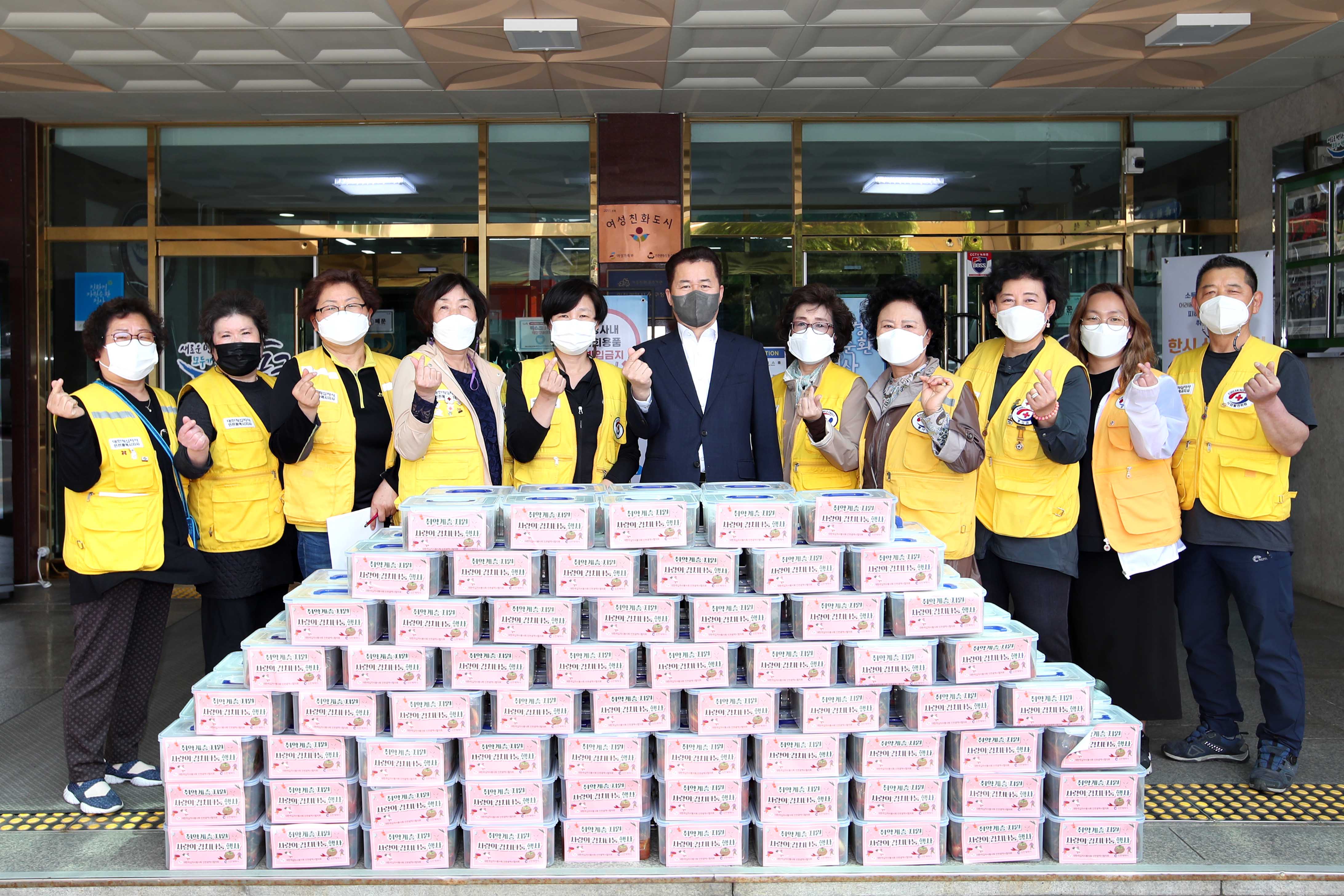 20210511_대한적십자사봉사회_동구지구협의회_사랑의_김치나눔_행사1.jpg 이미지