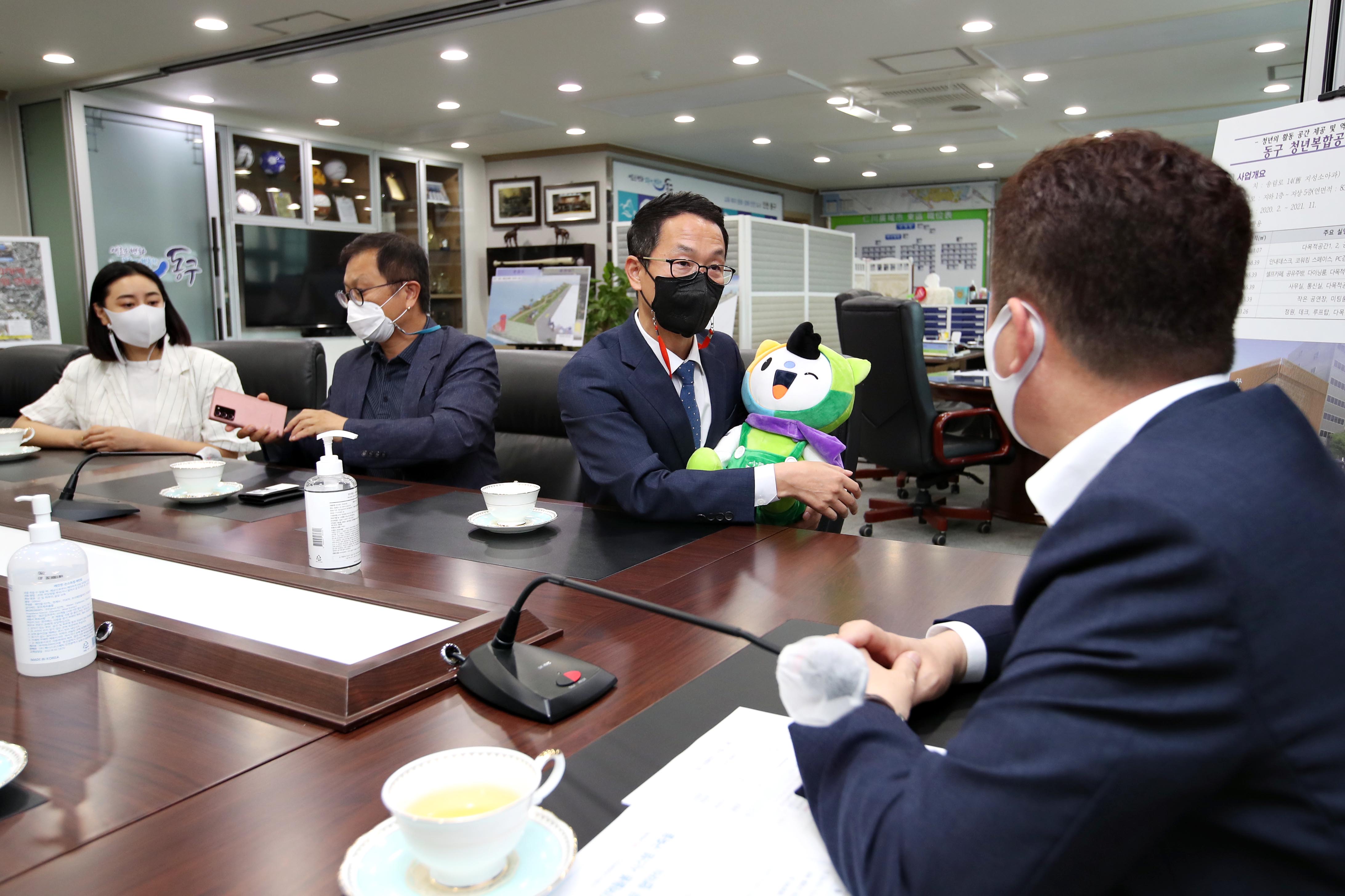 20210531_AI_로봇을_통한_지역돌봄_시스템_구축_업무_협약식9.jpg 이미지