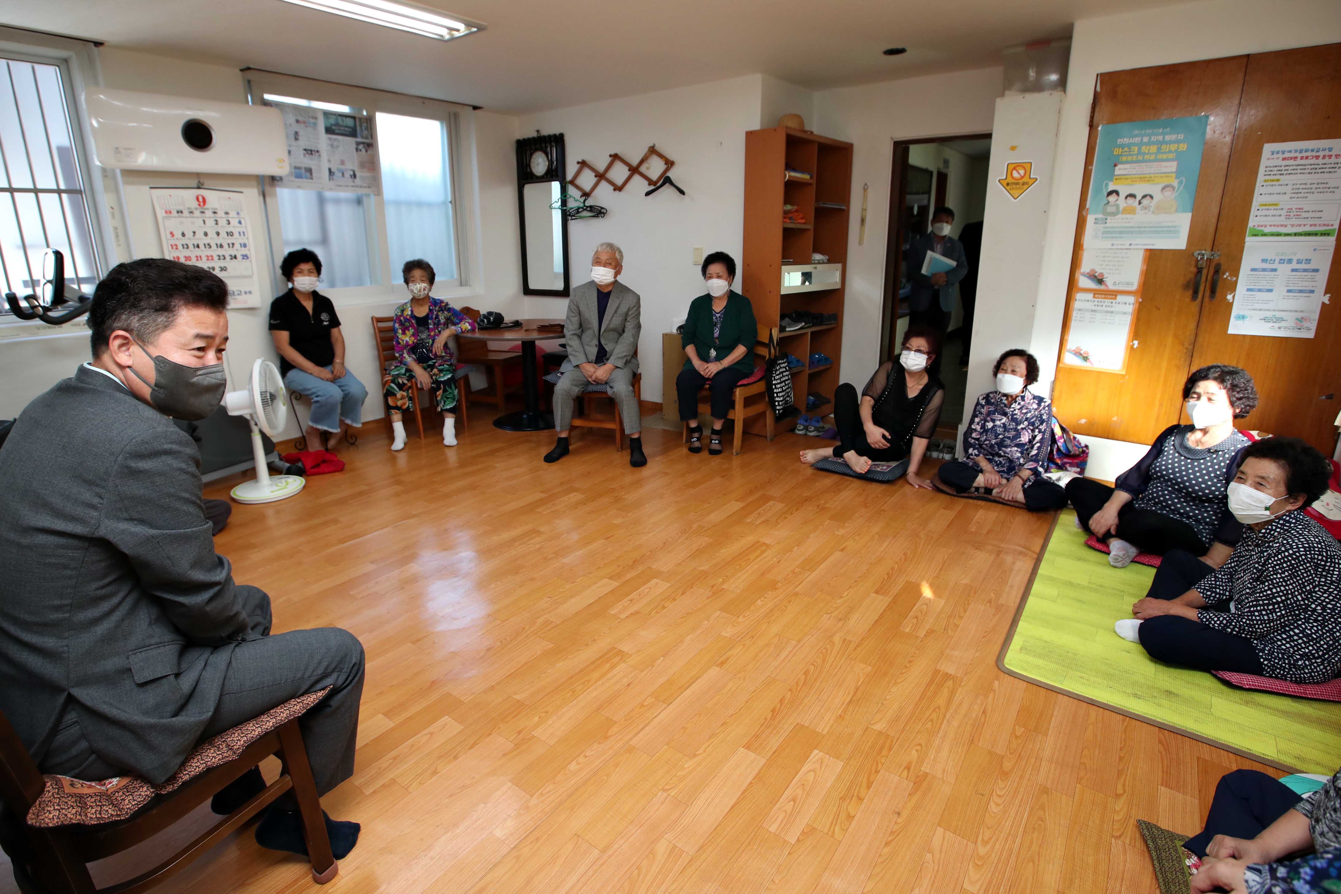 20210908_추석맞이_경로당_방문2.jpg 이미지