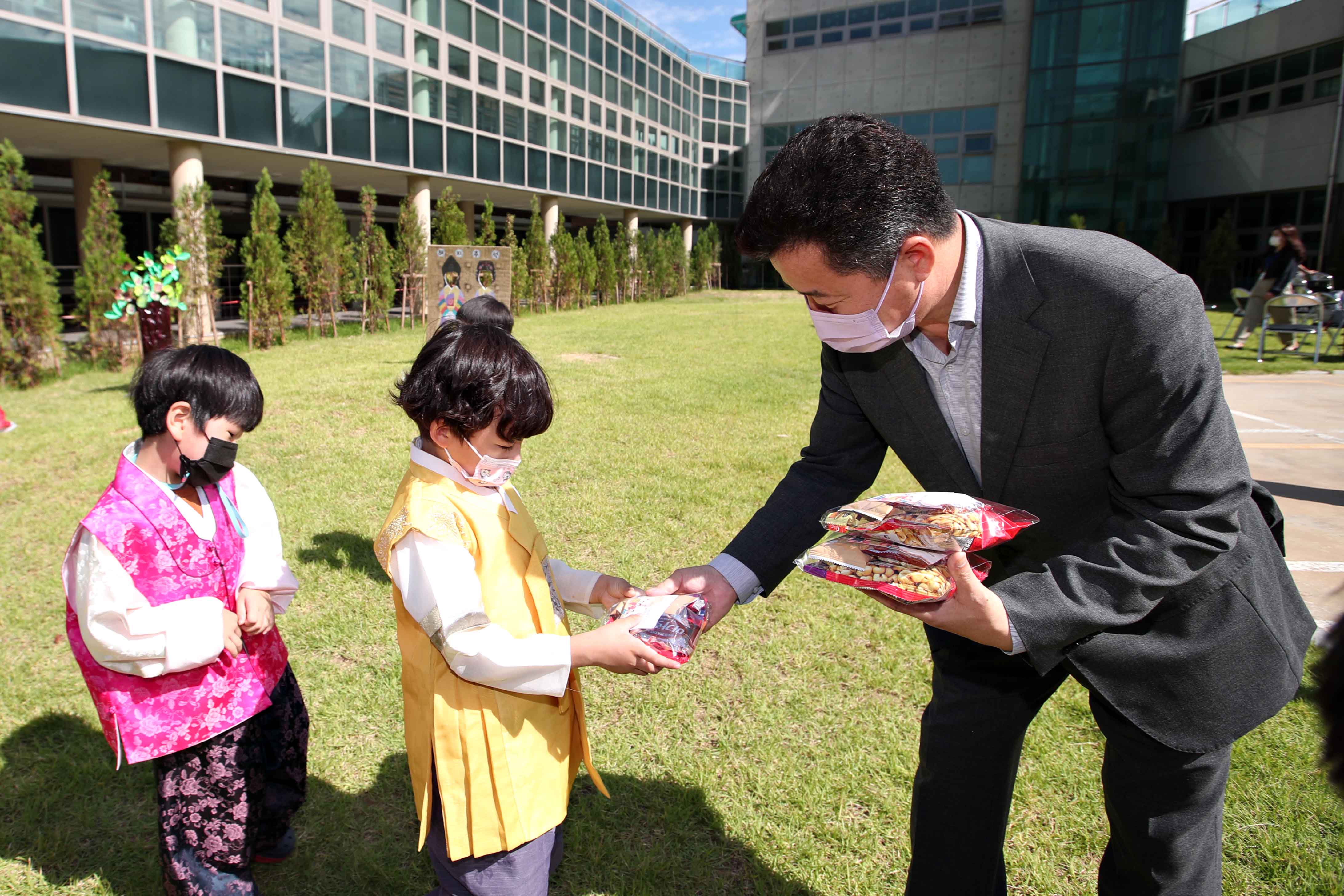 20210917_창영복지관_명절음식_나누기_행사2.jpg 이미지