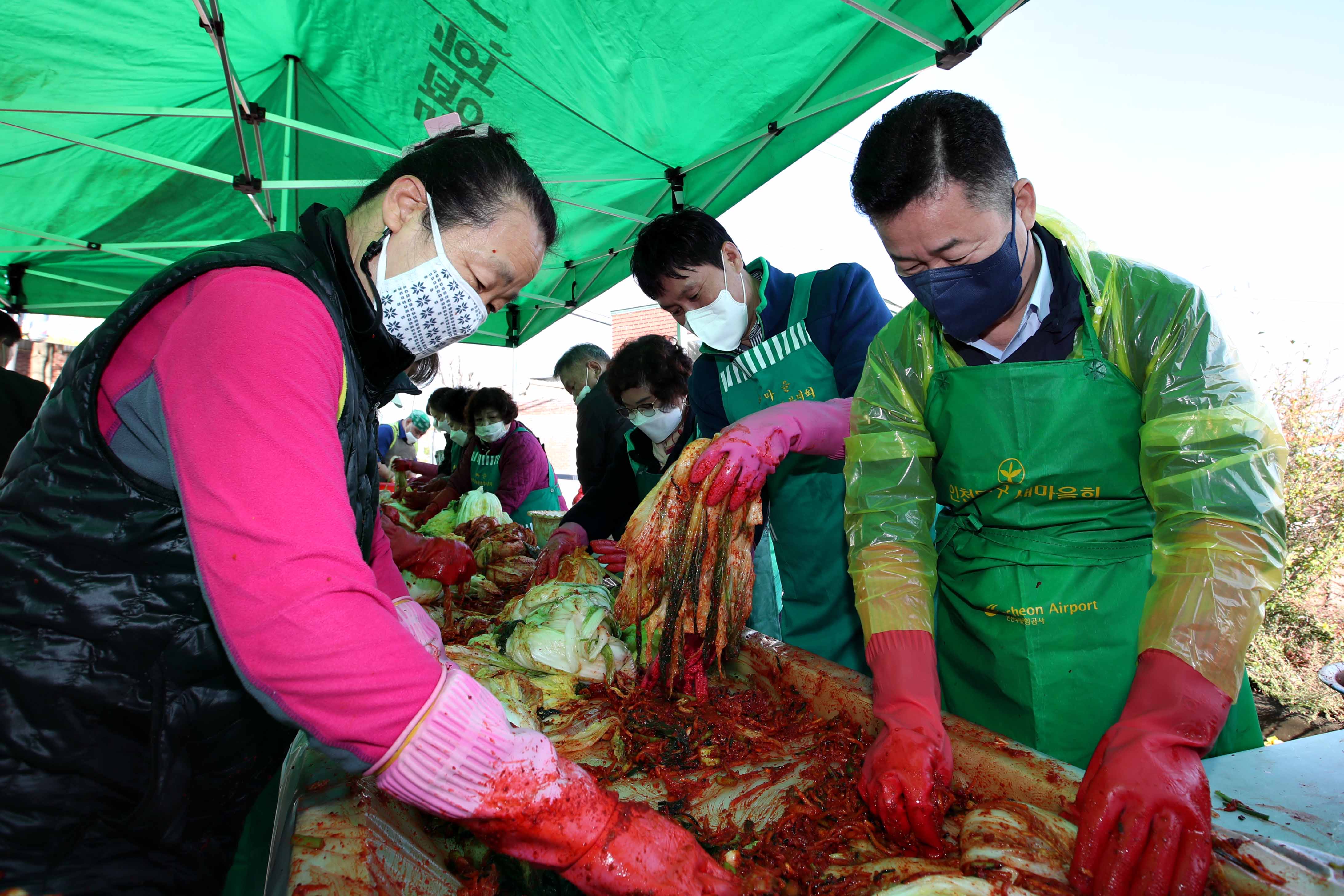 20211110_화수1화평동_새마을부녀회_사랑애_김장_나눔_행사10.jpg 이미지