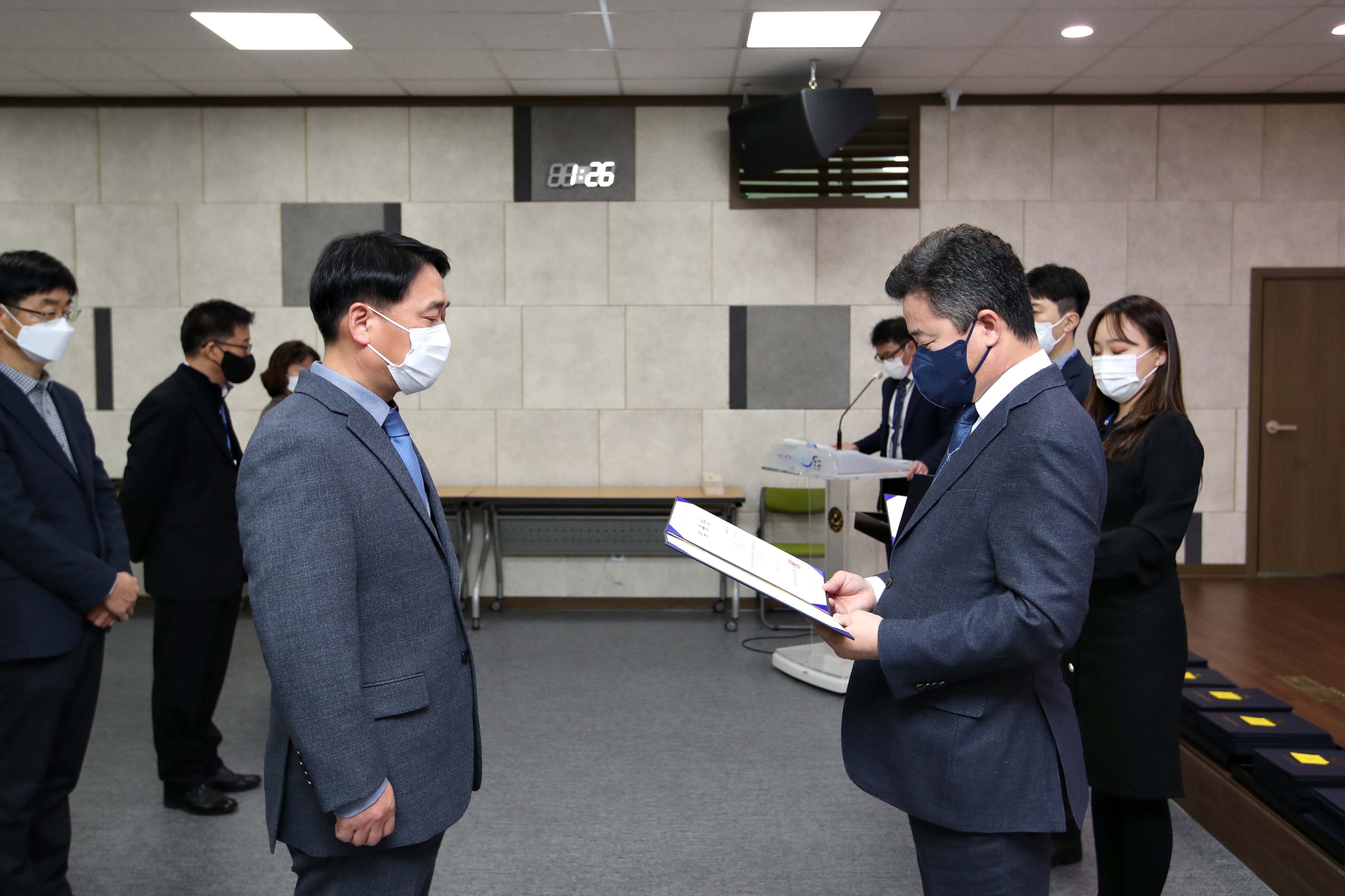 20220103_임용장_수여식14.jpg 이미지