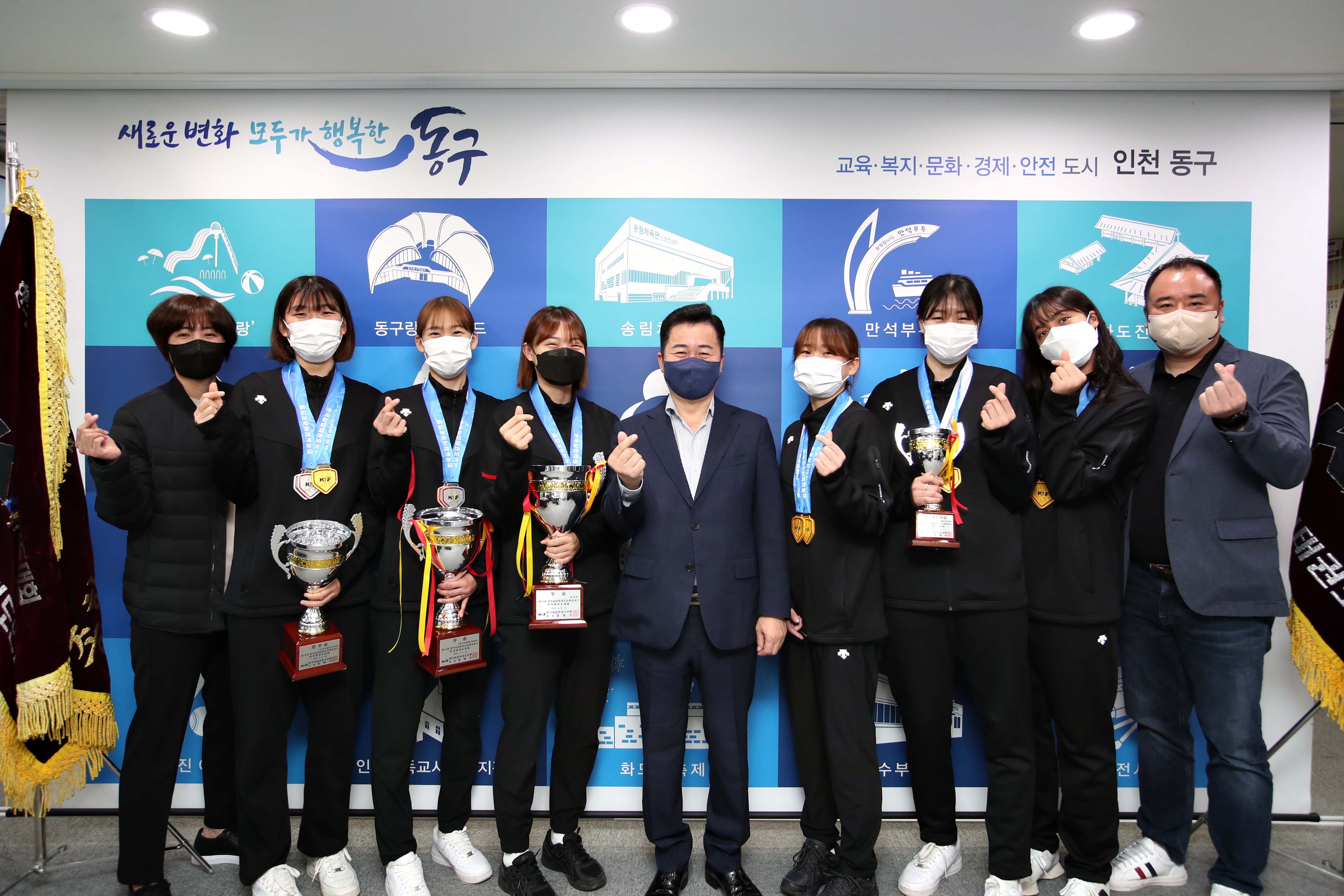 20220411_제16회_한국실업태권도연맹회장기_종합우승_등2.jpg 이미지