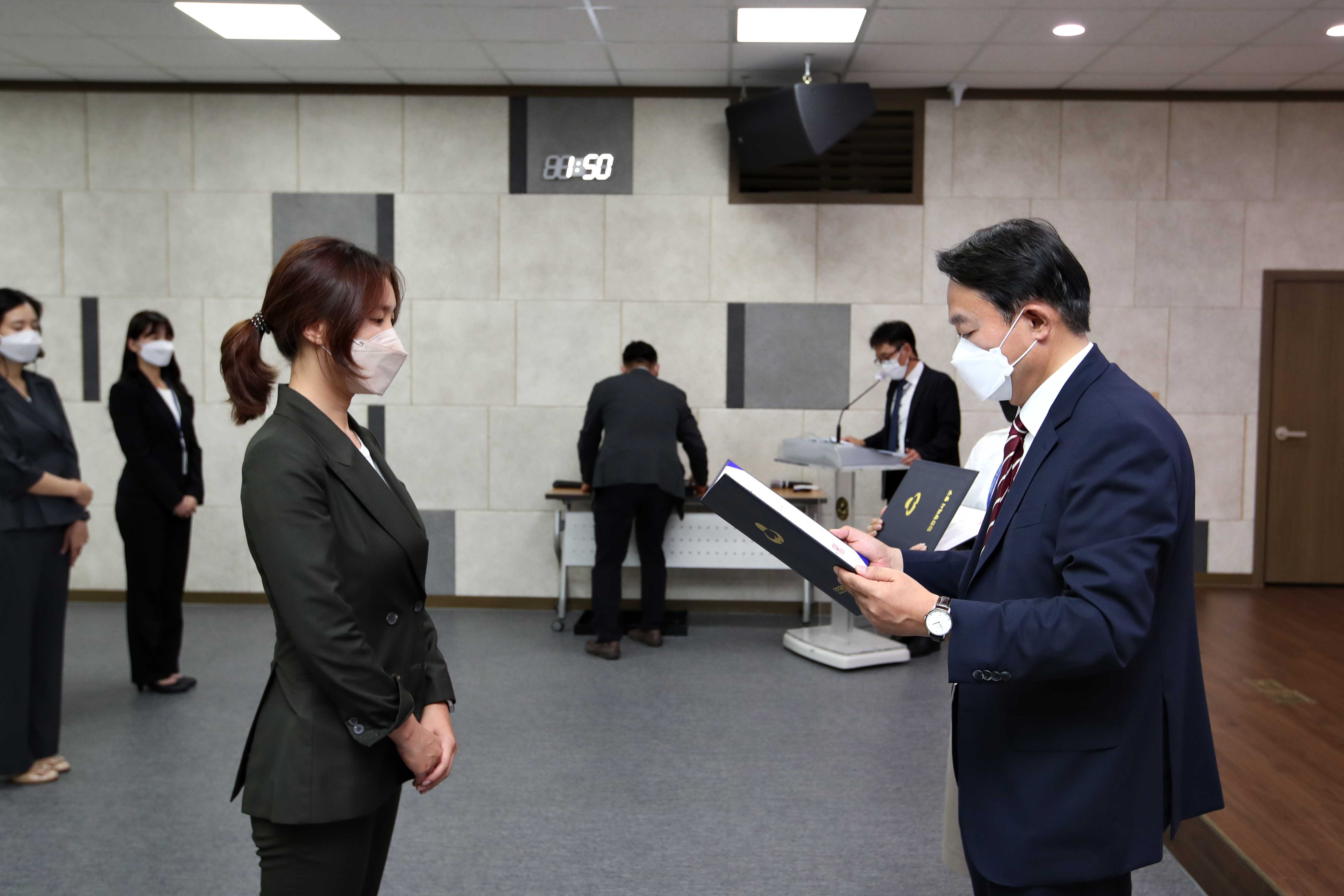 20220701_임용장_수여식8.jpg 이미지