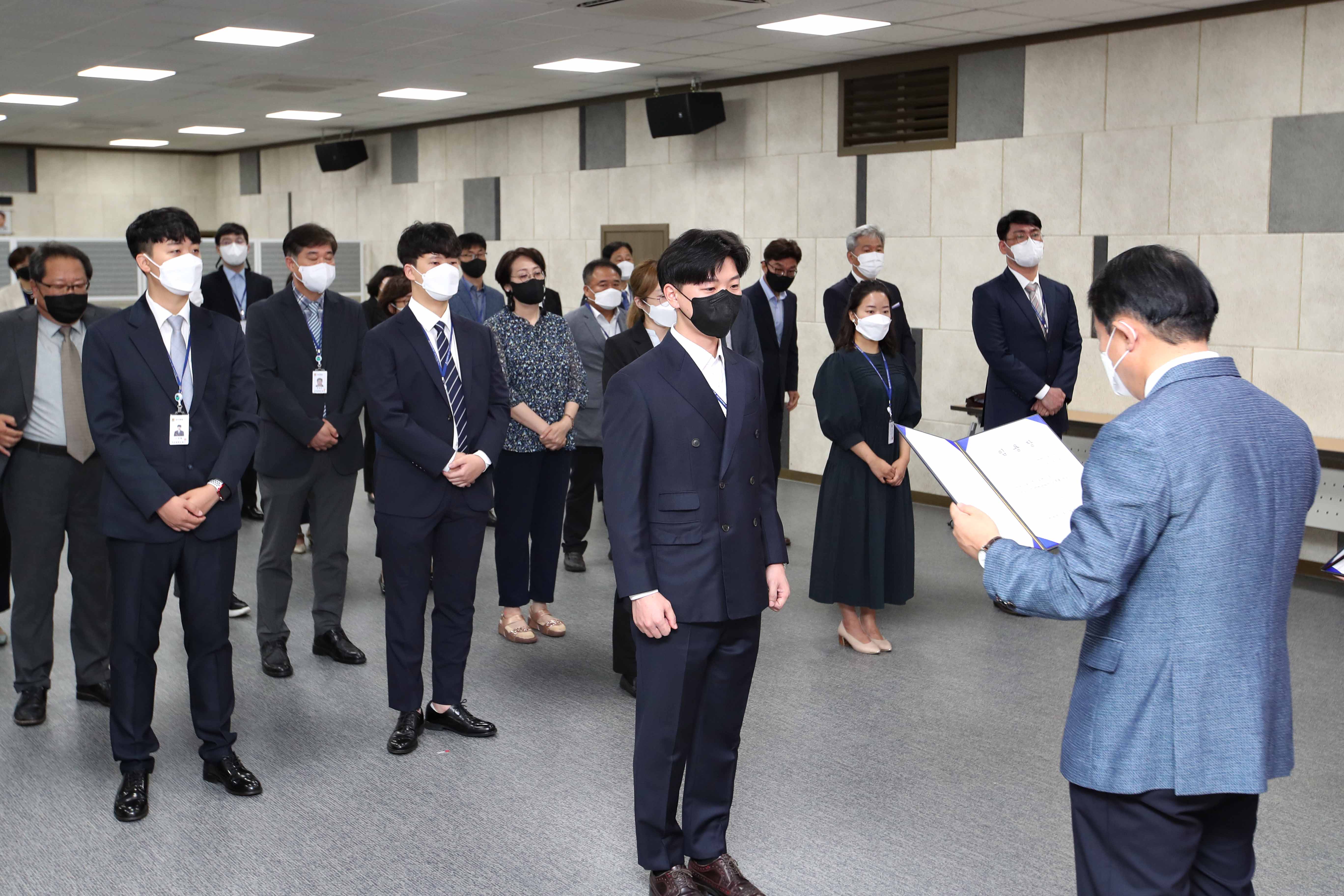 20220718_임용장_수여식4.jpg 이미지