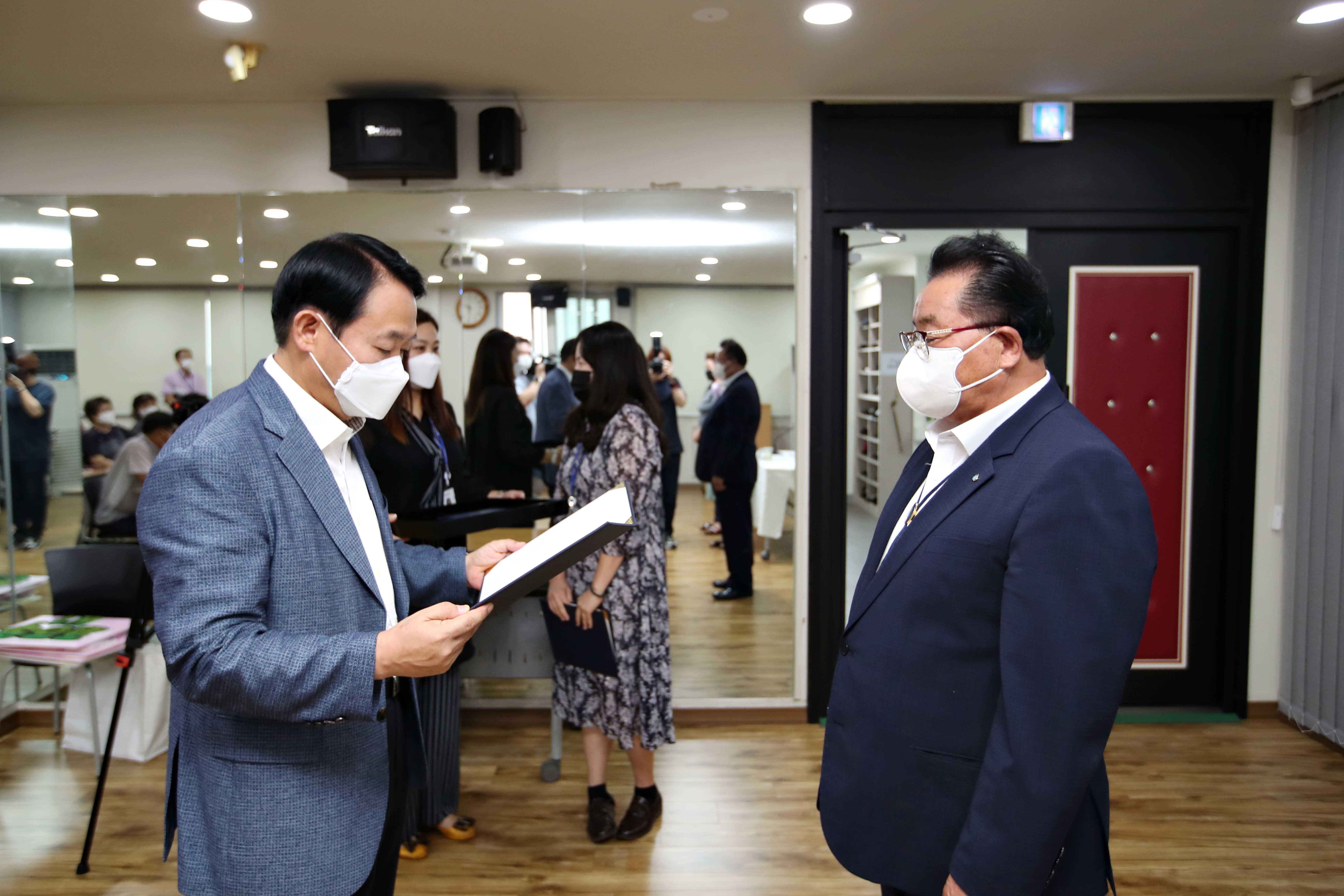 20220804_제2기_주민자치회_위원_위촉식_화수2동4.jpg 이미지