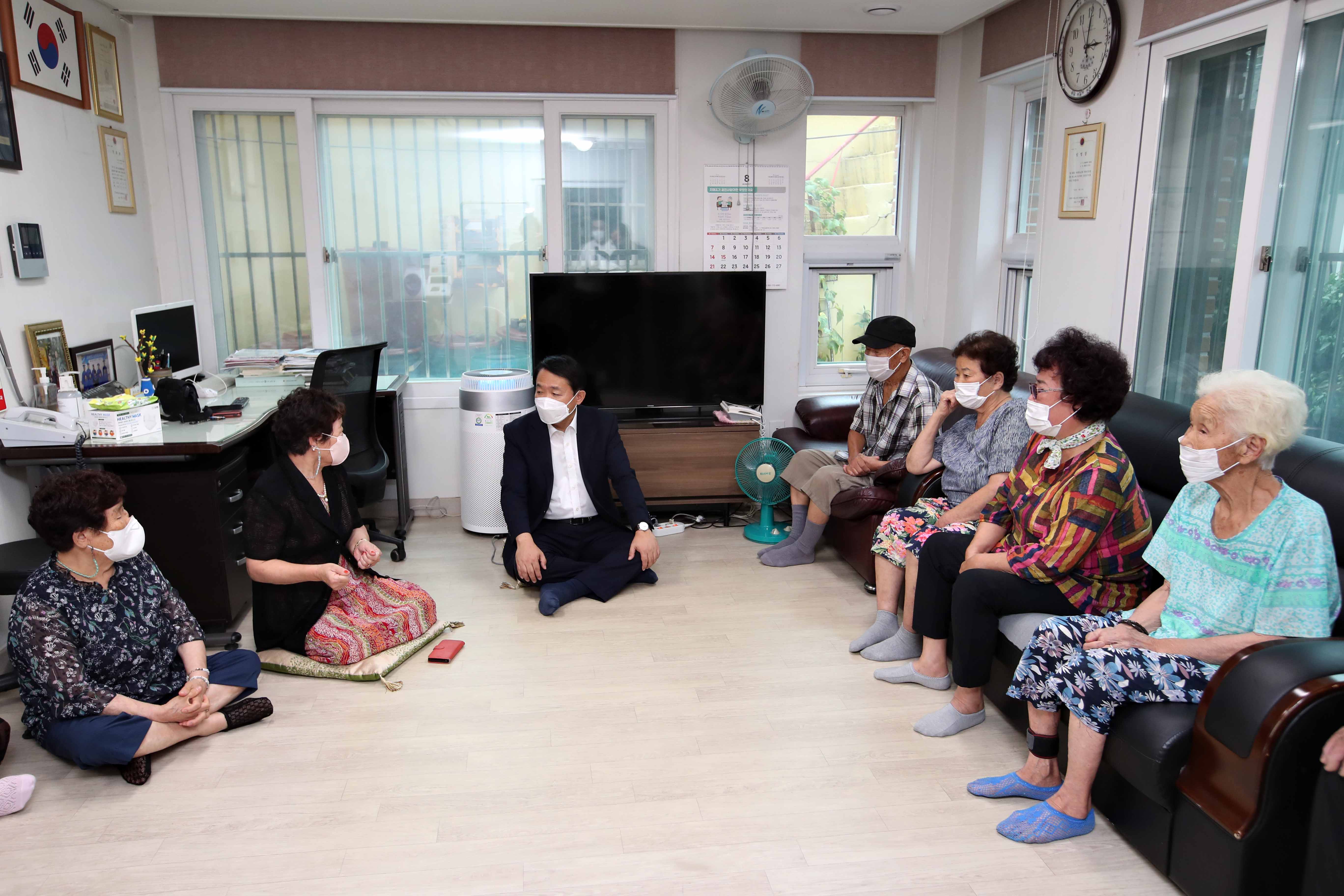 20220809_경로당_방문16.jpg 이미지