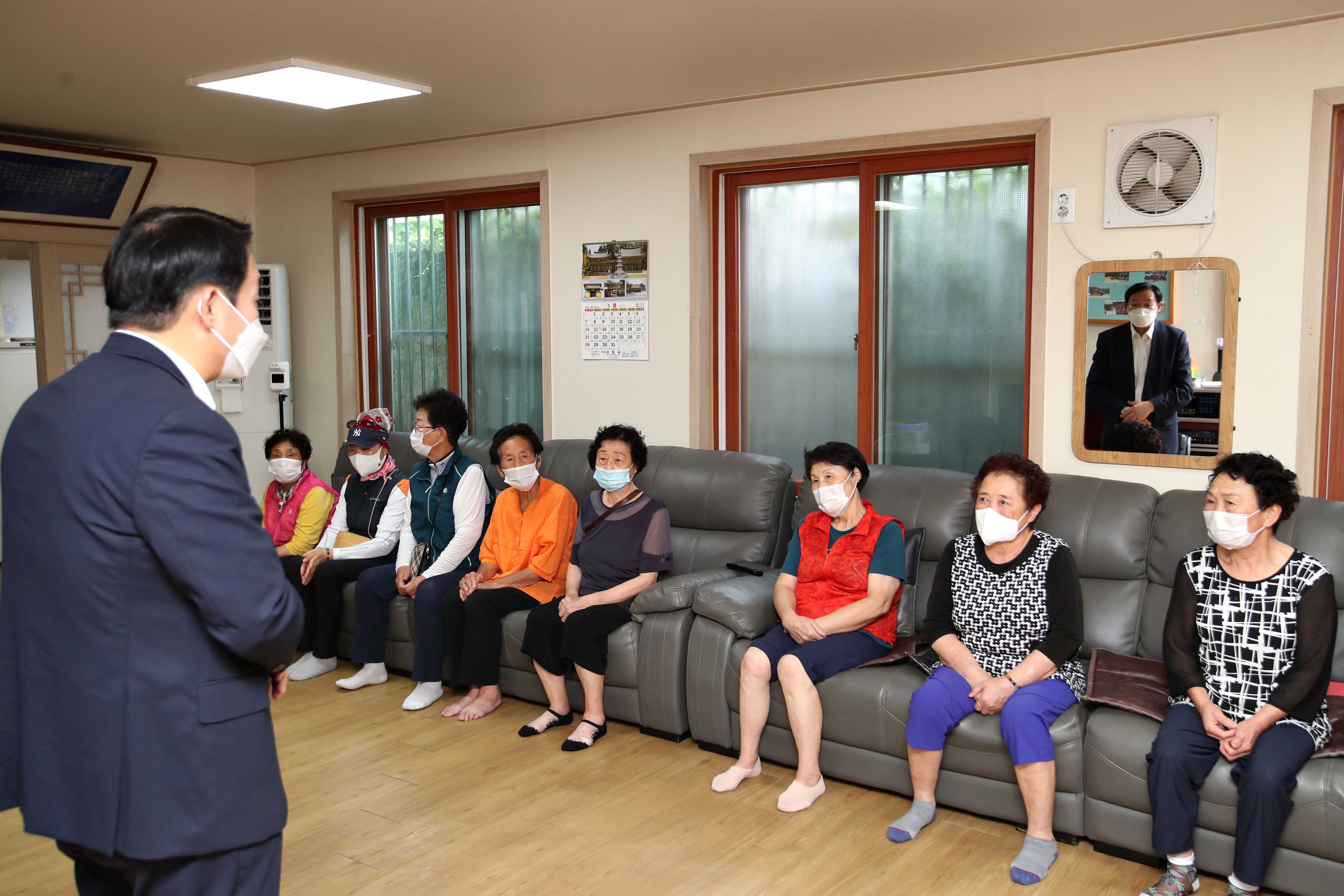 20220811_경로당_방문12.jpg 이미지