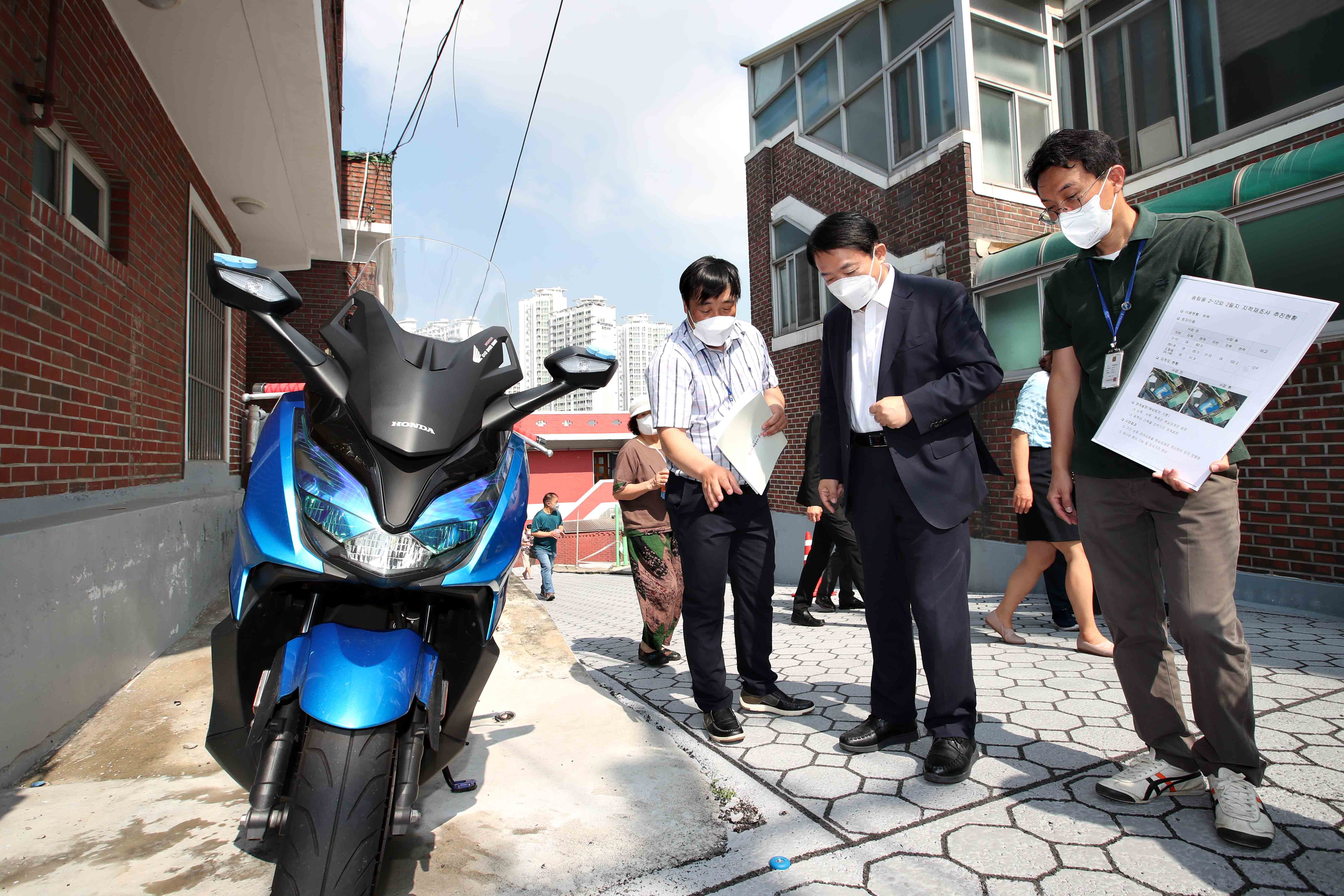 20220812_지적재조사_완료_통지서_전달식7.jpg 이미지