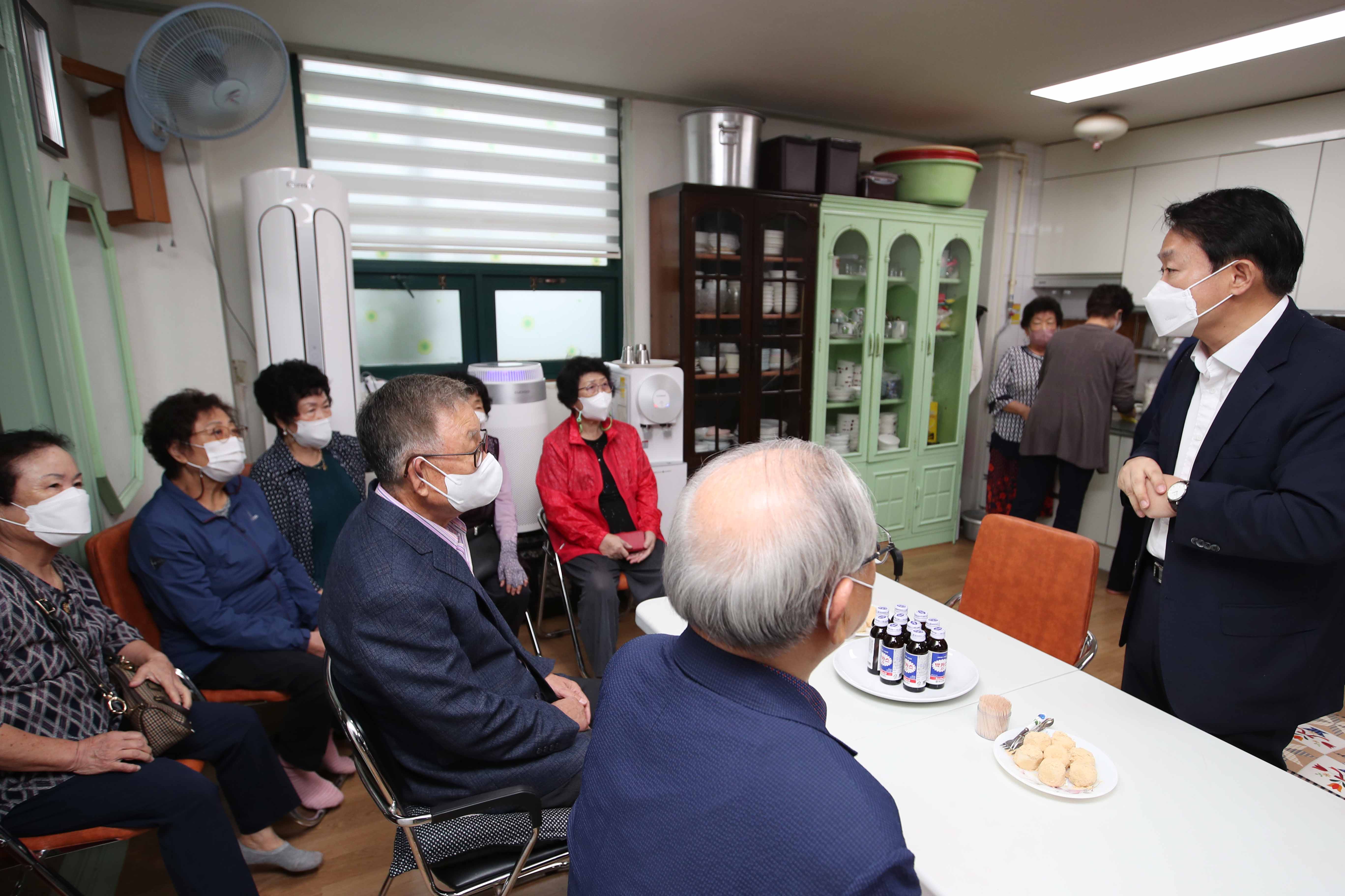 20220905_추석명절_경로당_방문7.jpg 이미지