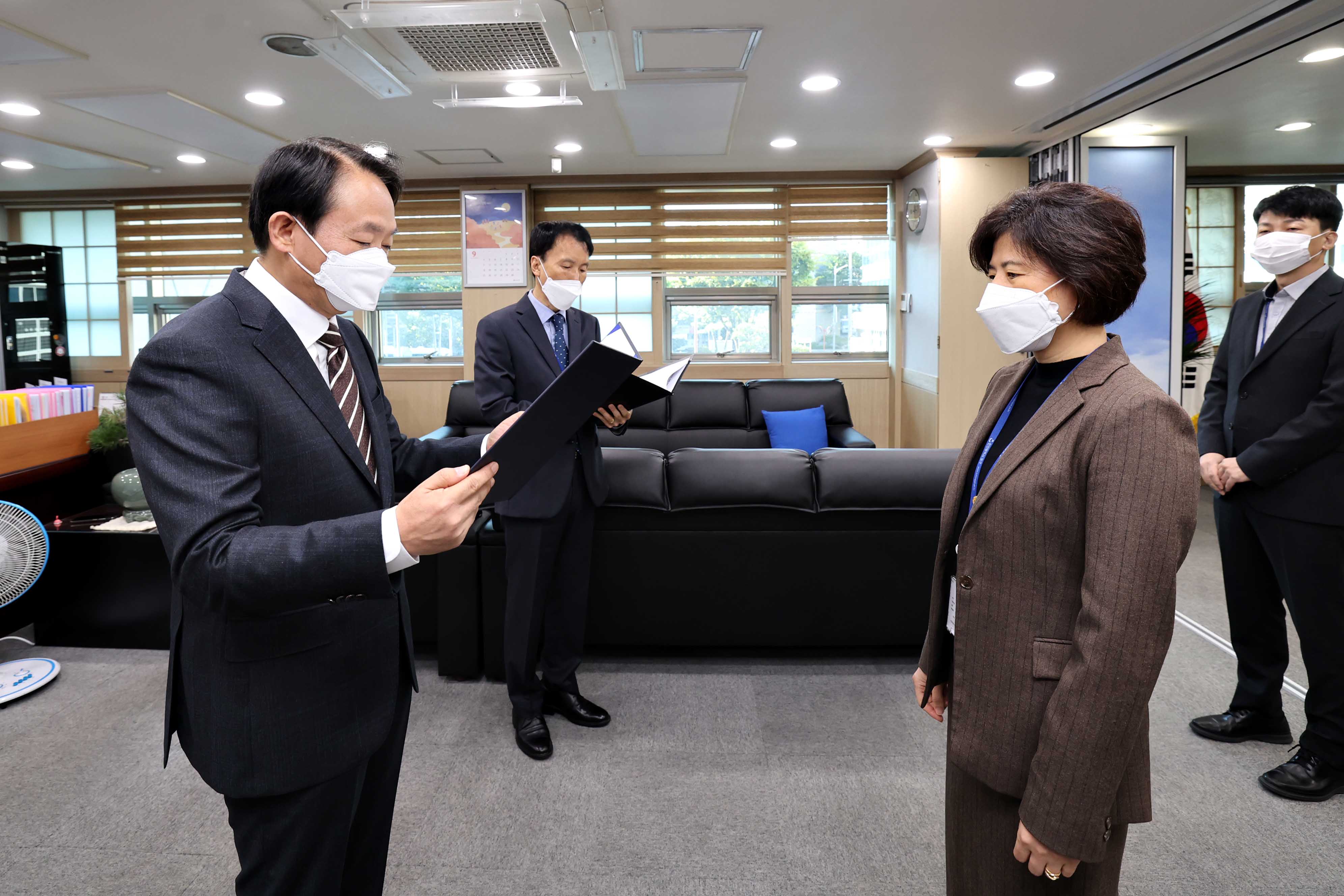 20221011_임용장_수여식3.jpg 이미지