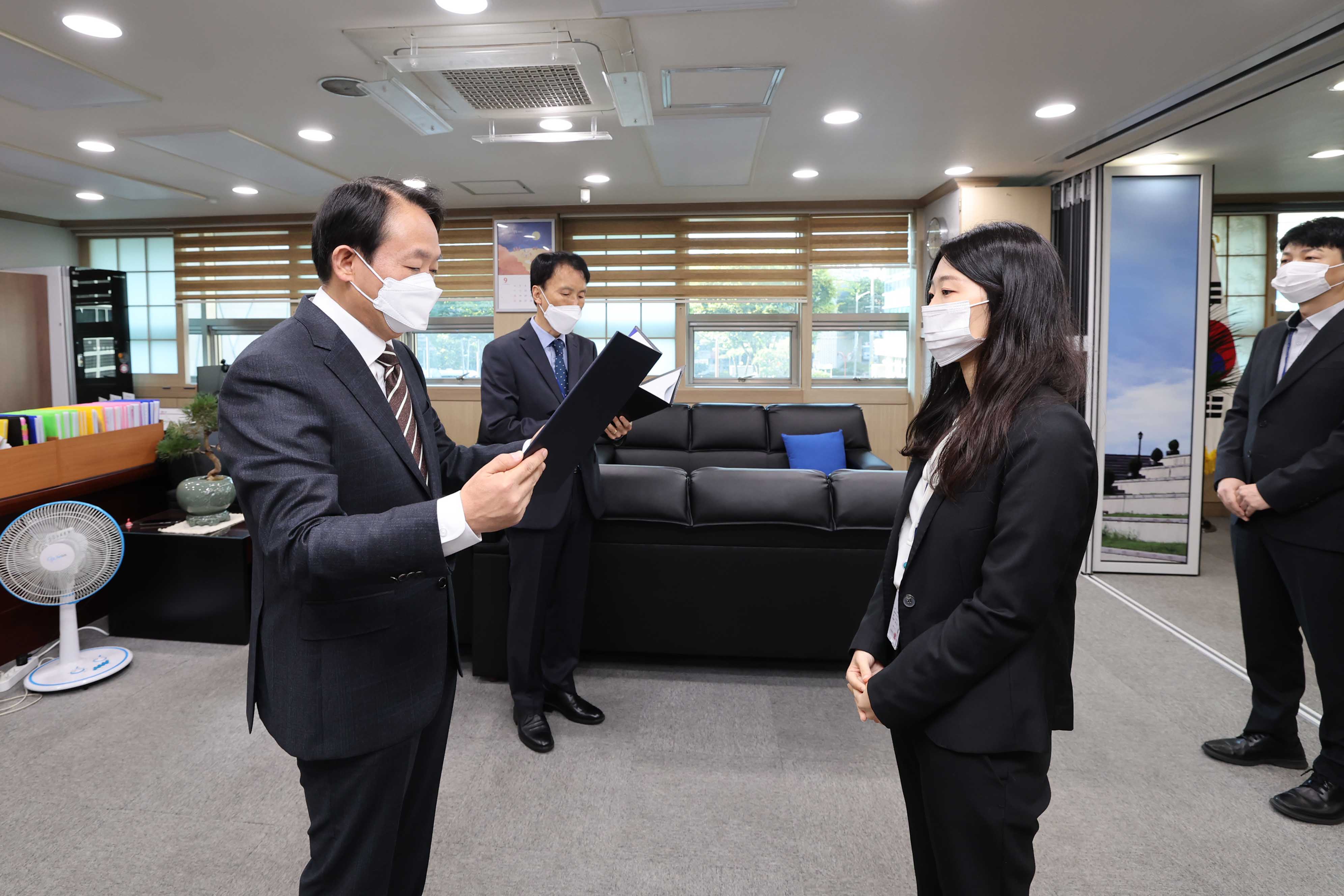 20221011_임용장_수여식4.jpg 이미지