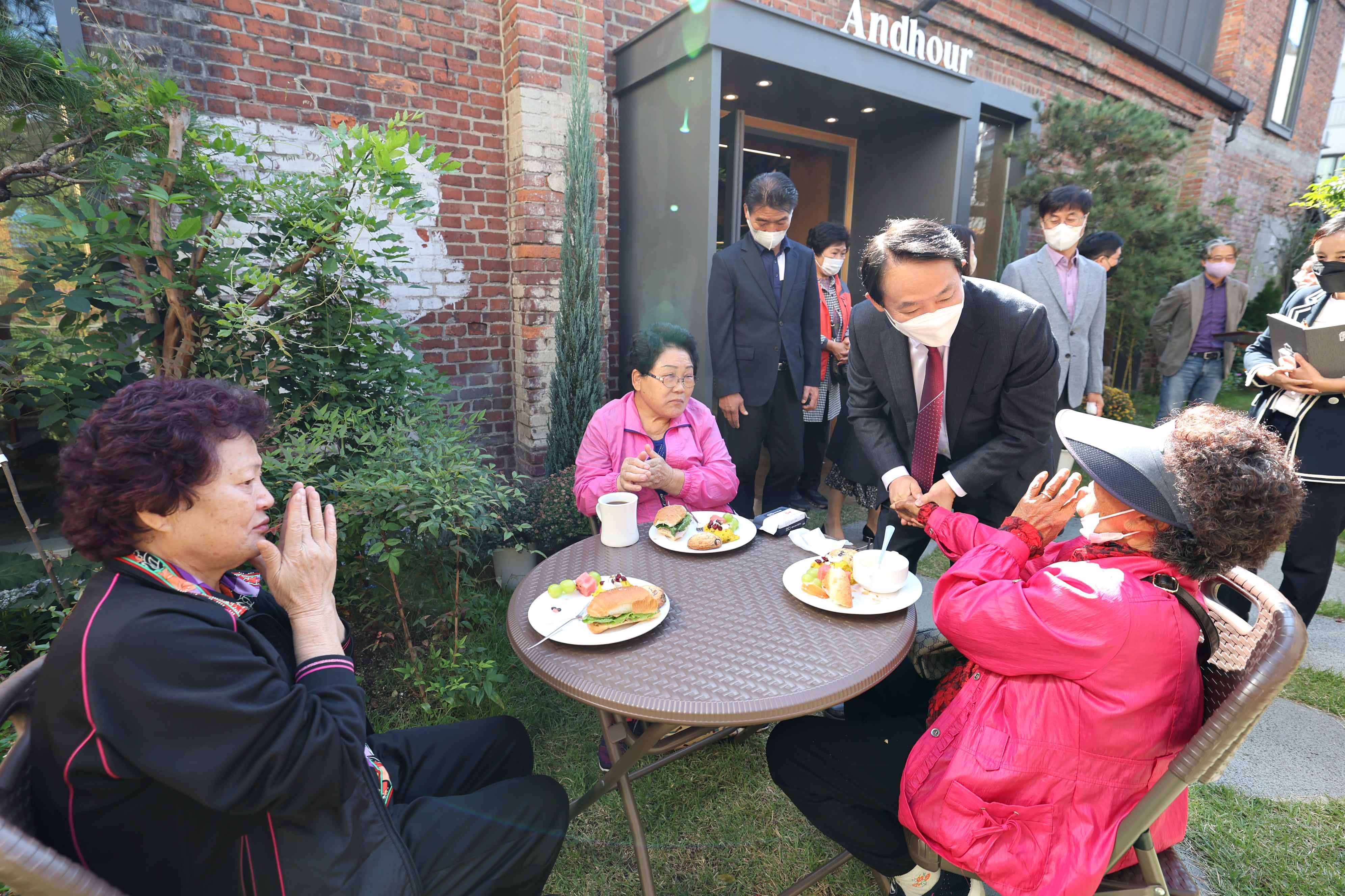 20221012_화수1화평동_카페_앤드아워_어르신_초청_브런치데이5.jpg 이미지