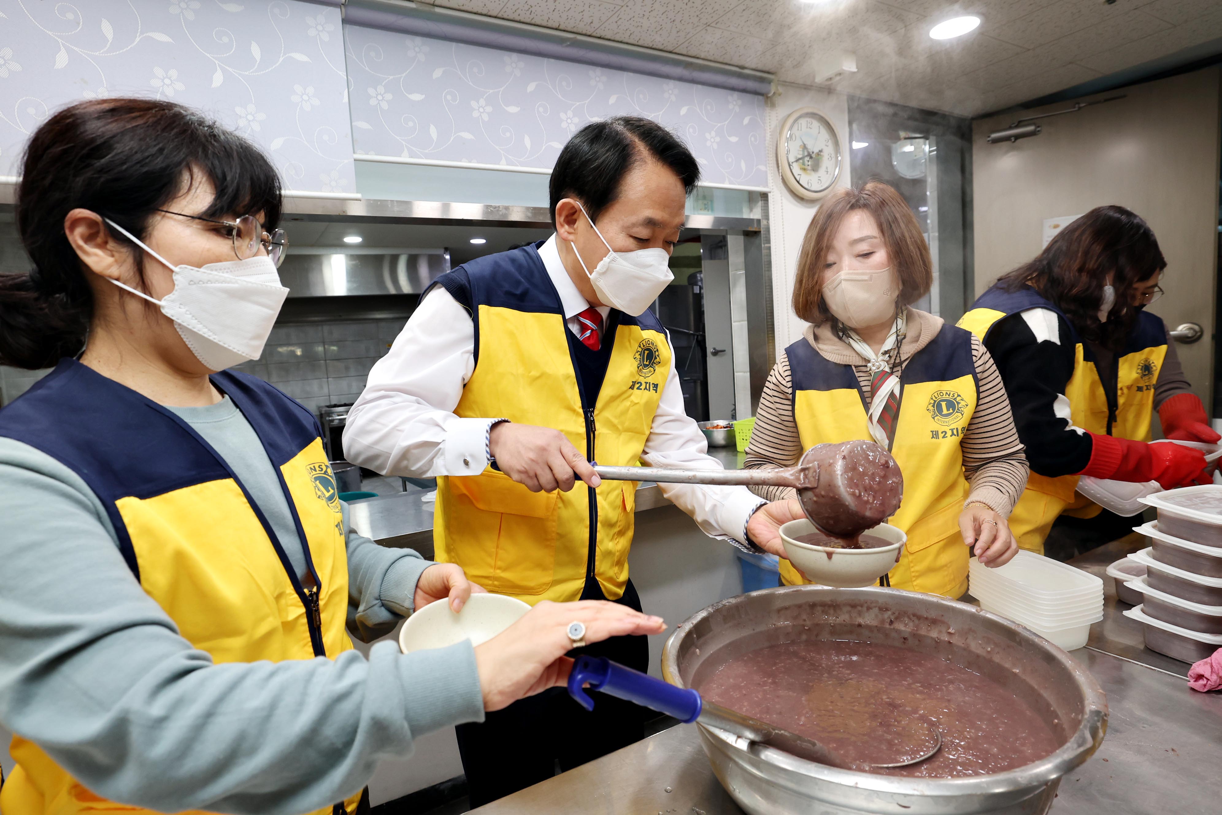 20221210_추억의_동지팥죽_나눔4.jpg 이미지
