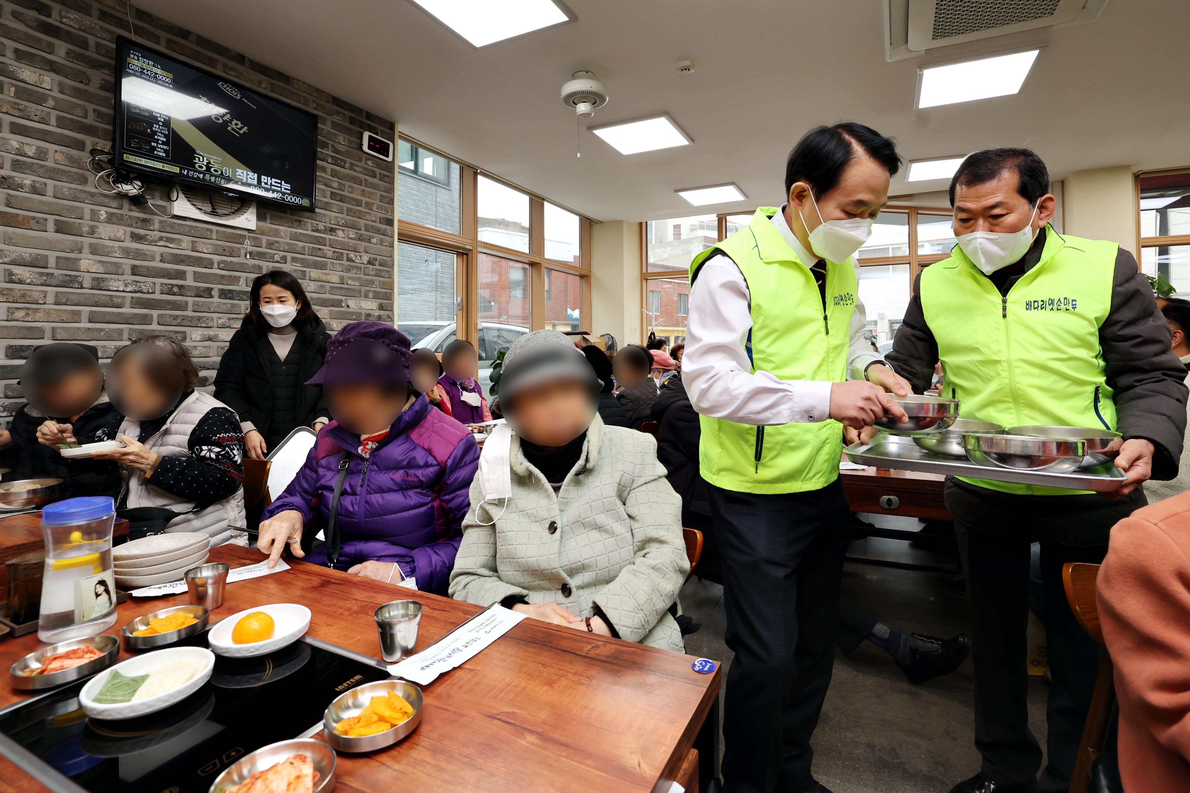 20221212_배다리협동조합_식사_나눔2.jpg 이미지