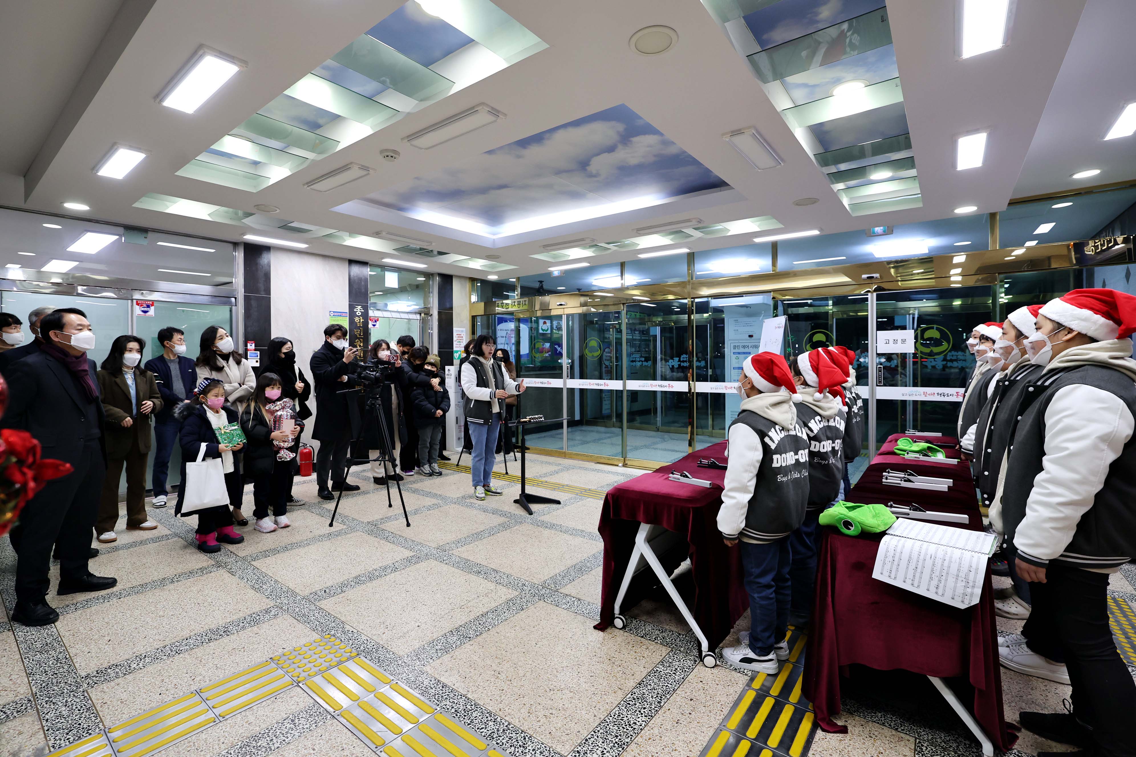 20221228_구립소년소녀합창단_청사_로비_작은음악회9.jpg 이미지