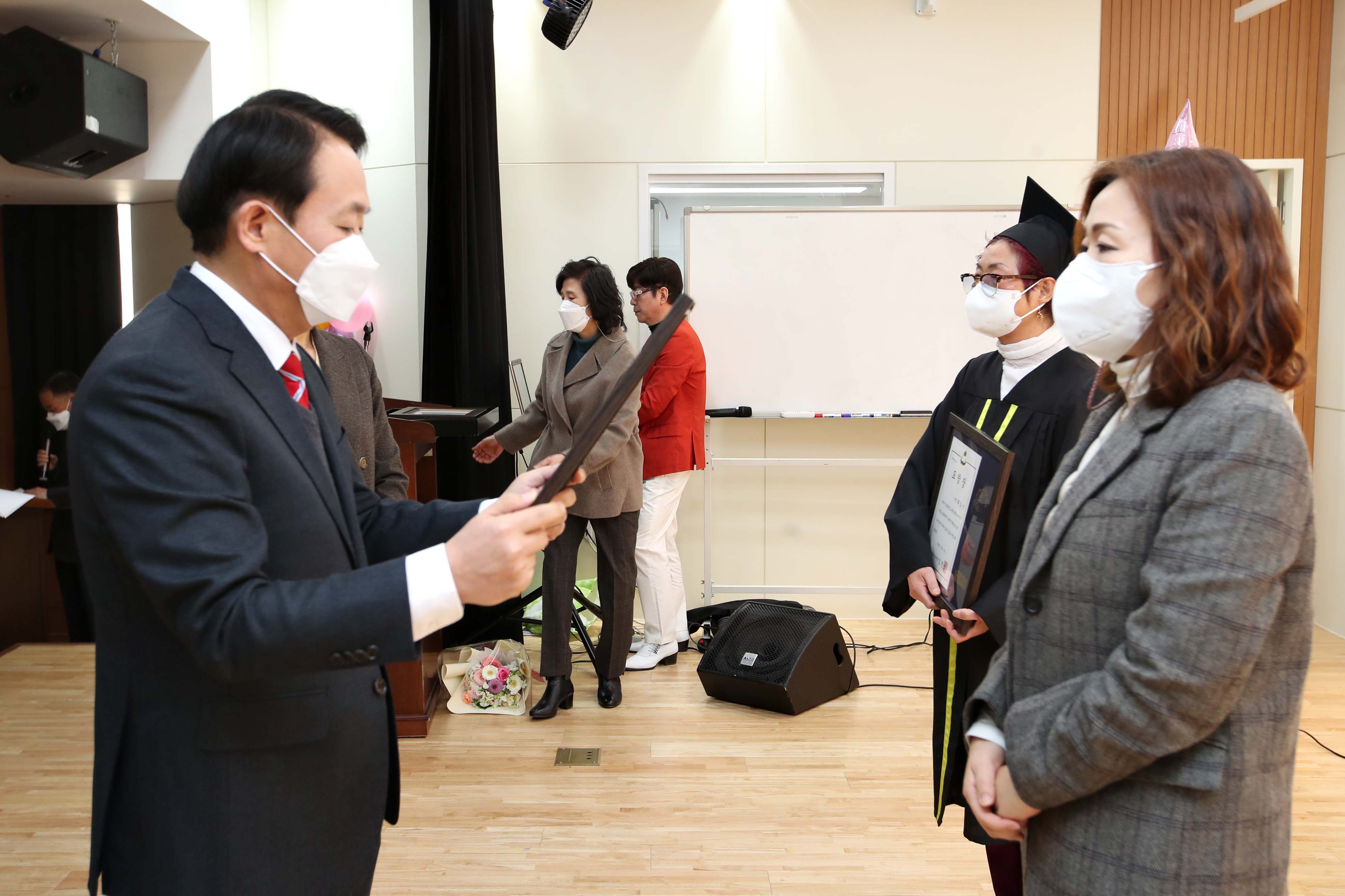 2022_노인대학_수료식2.jpg 이미지