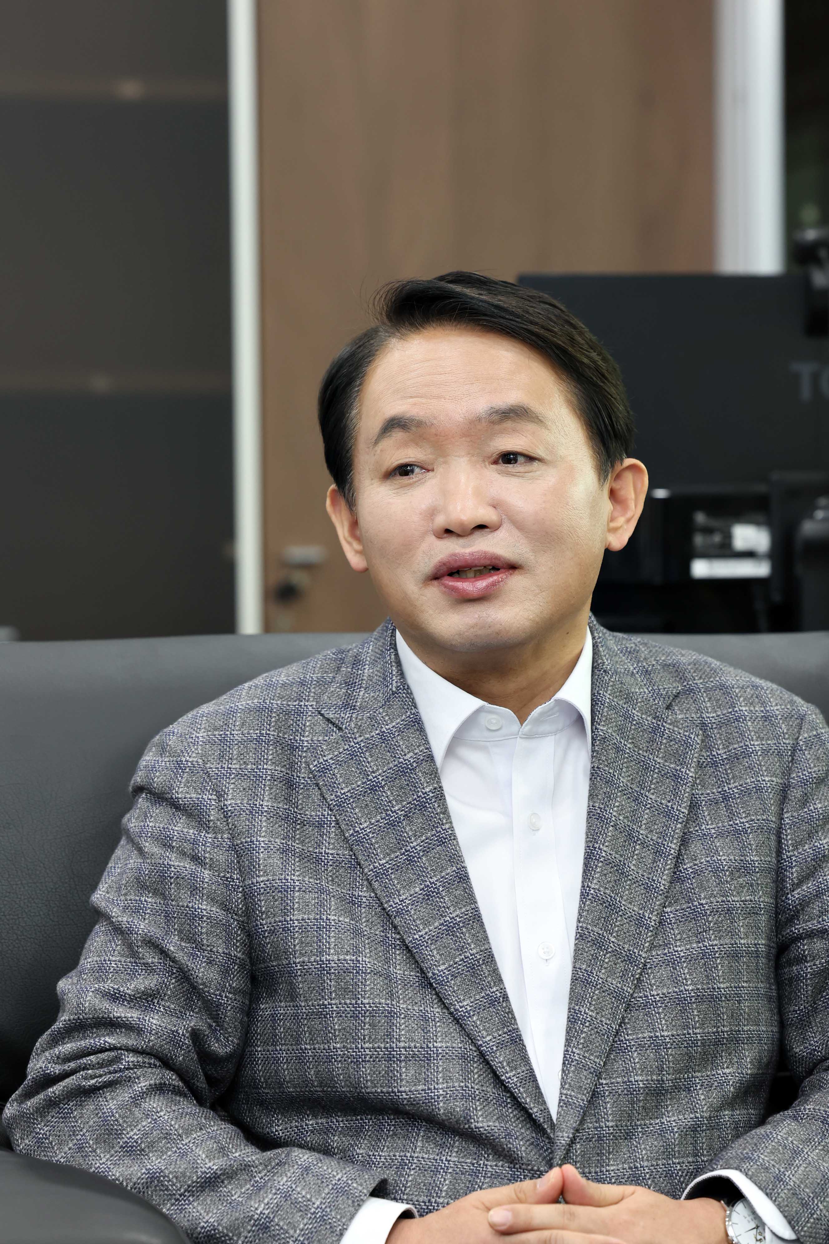 20230106_청장님_인터뷰_사진5.jpg 이미지