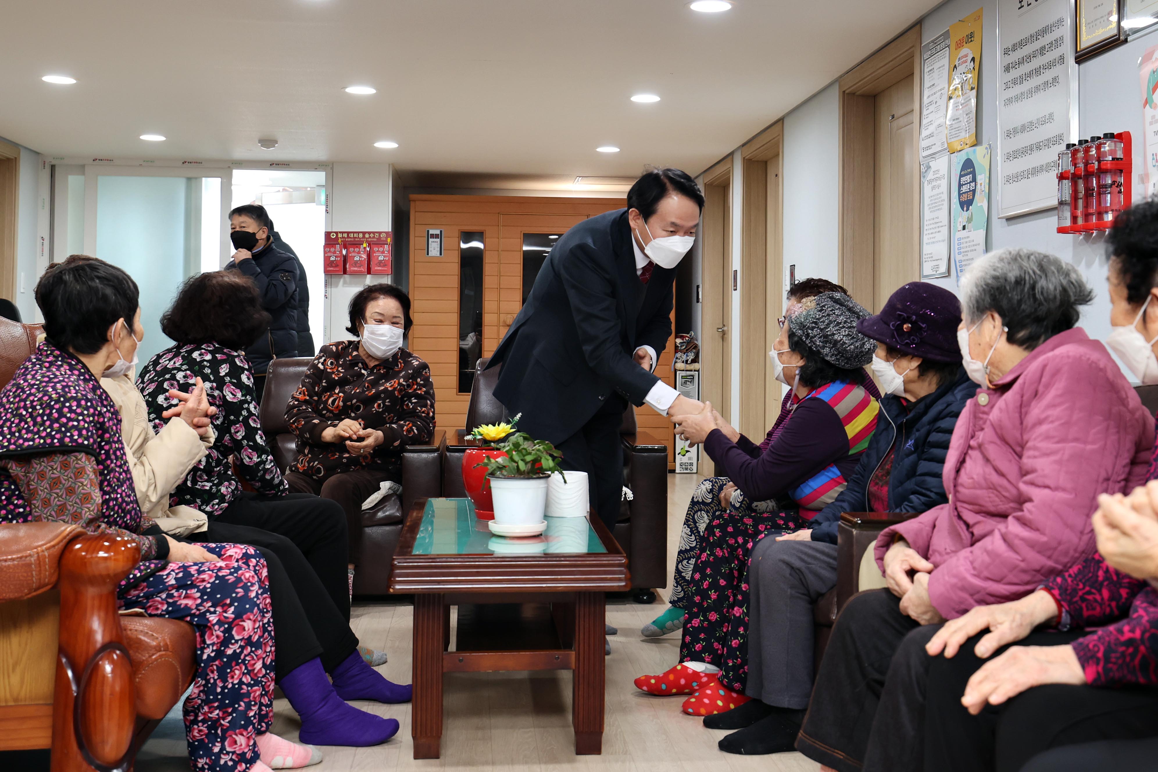 20230116_설맞이_경로당_방문11.jpg 이미지