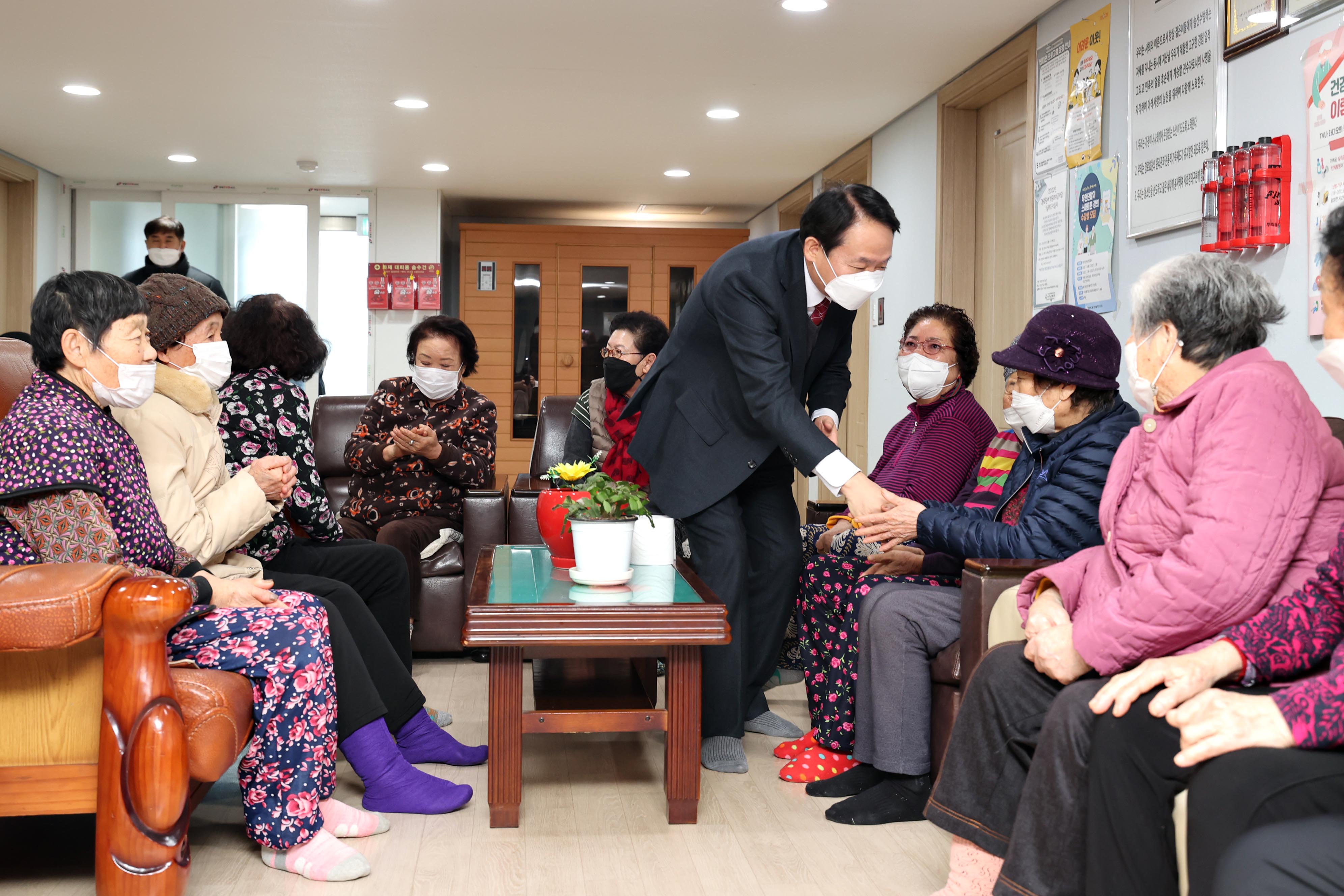 20230116_설맞이_경로당_방문14.jpg 이미지
