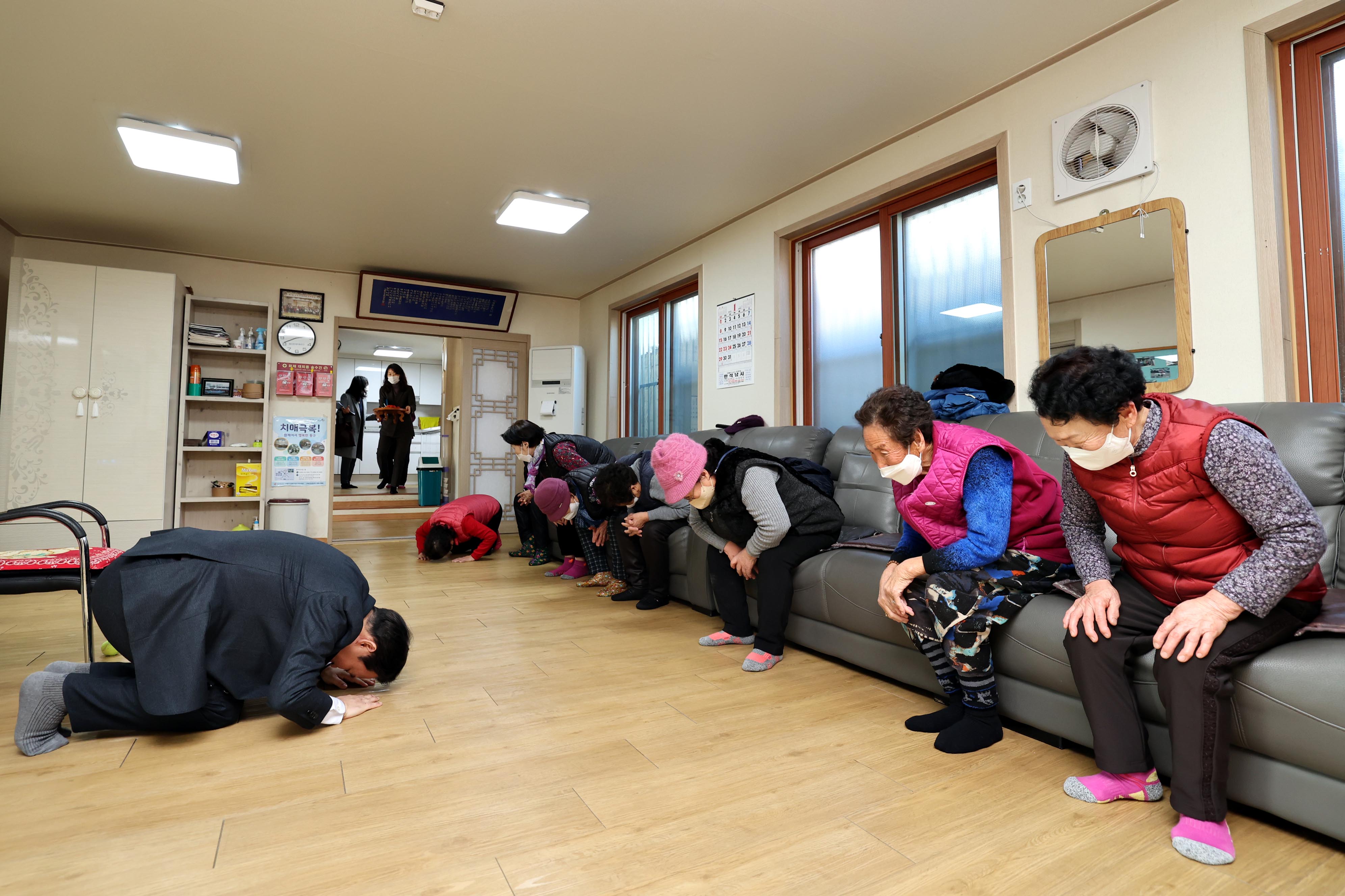 20230116_설맞이_경로당_방문7.jpg 이미지