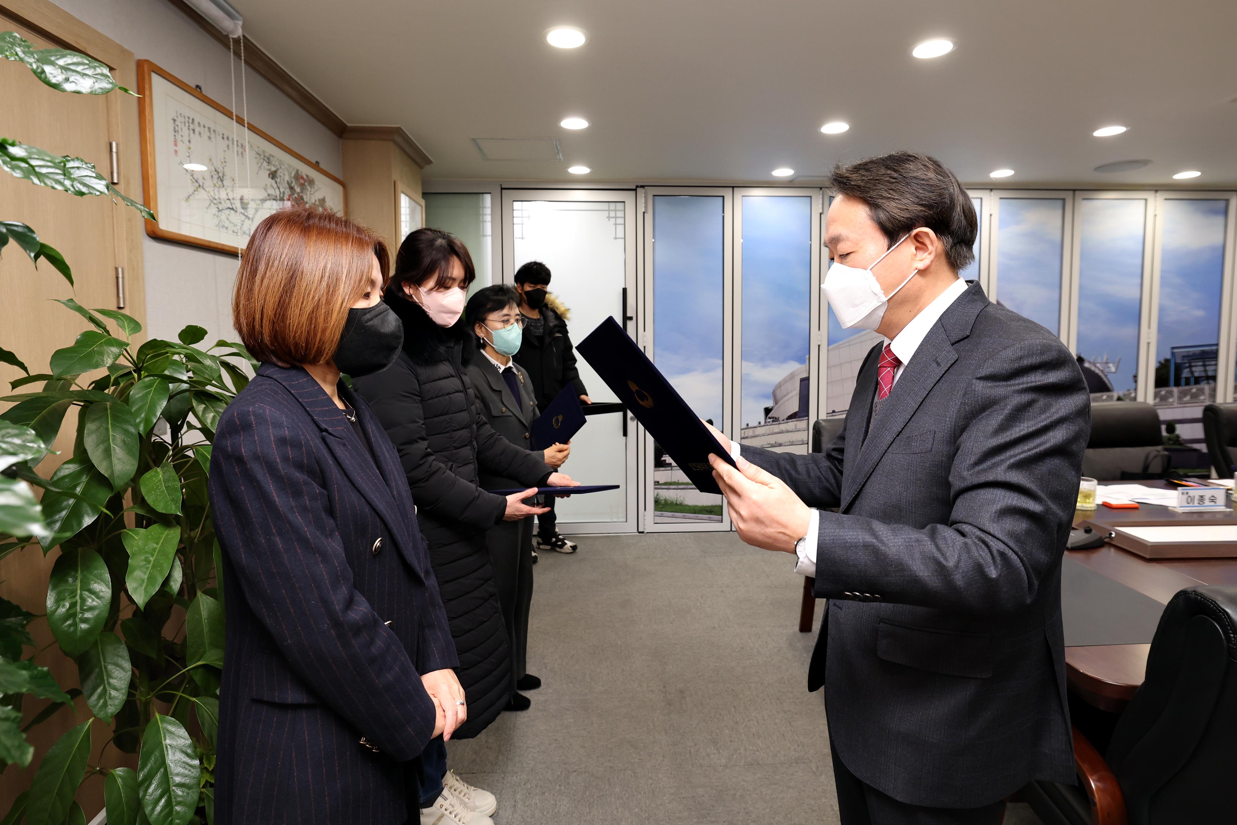 20230126_옥외광고심의위원회_위촉식5.jpg 이미지