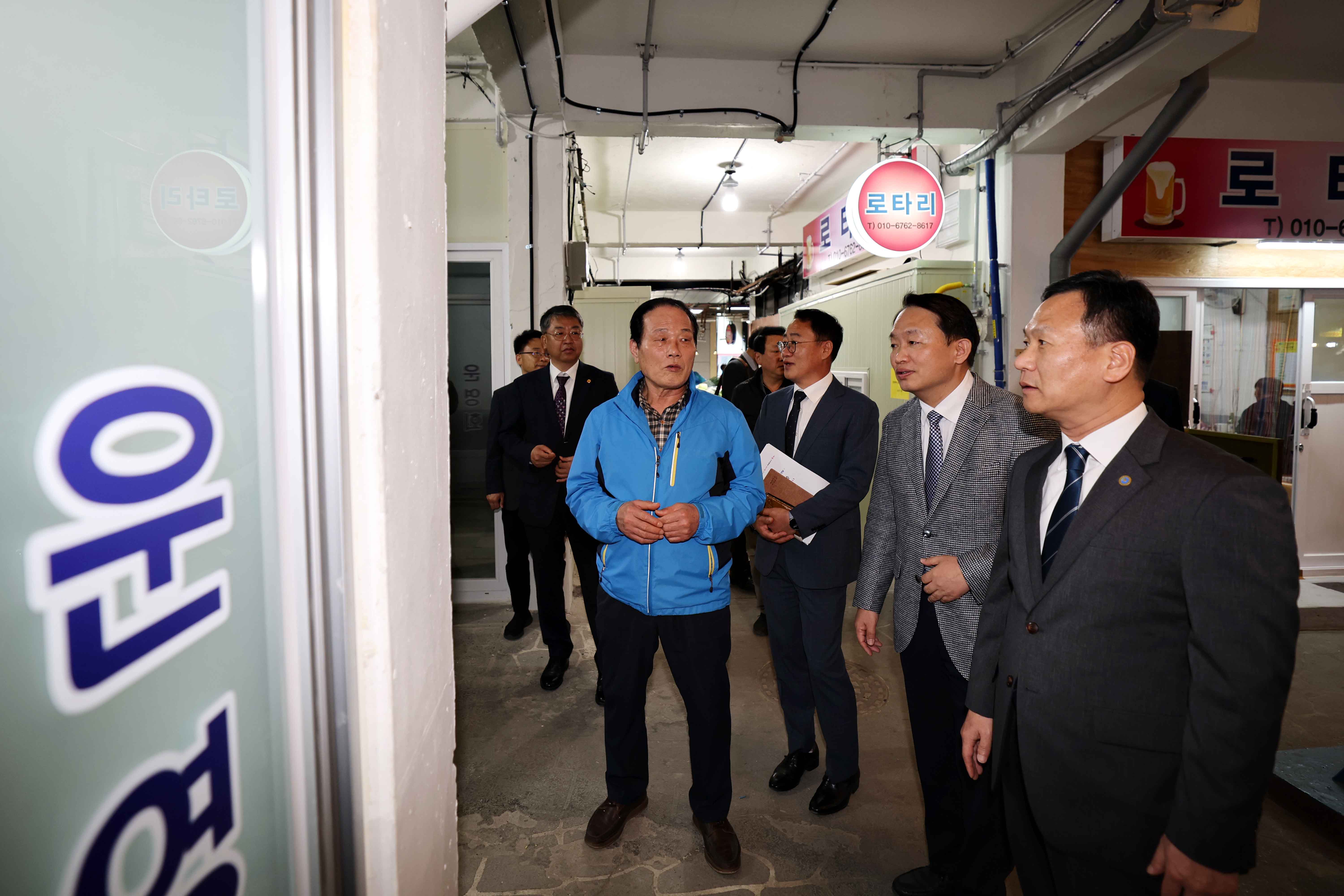 20230508_현대시장_화재_피해지원_성금_전달10.jpg 이미지