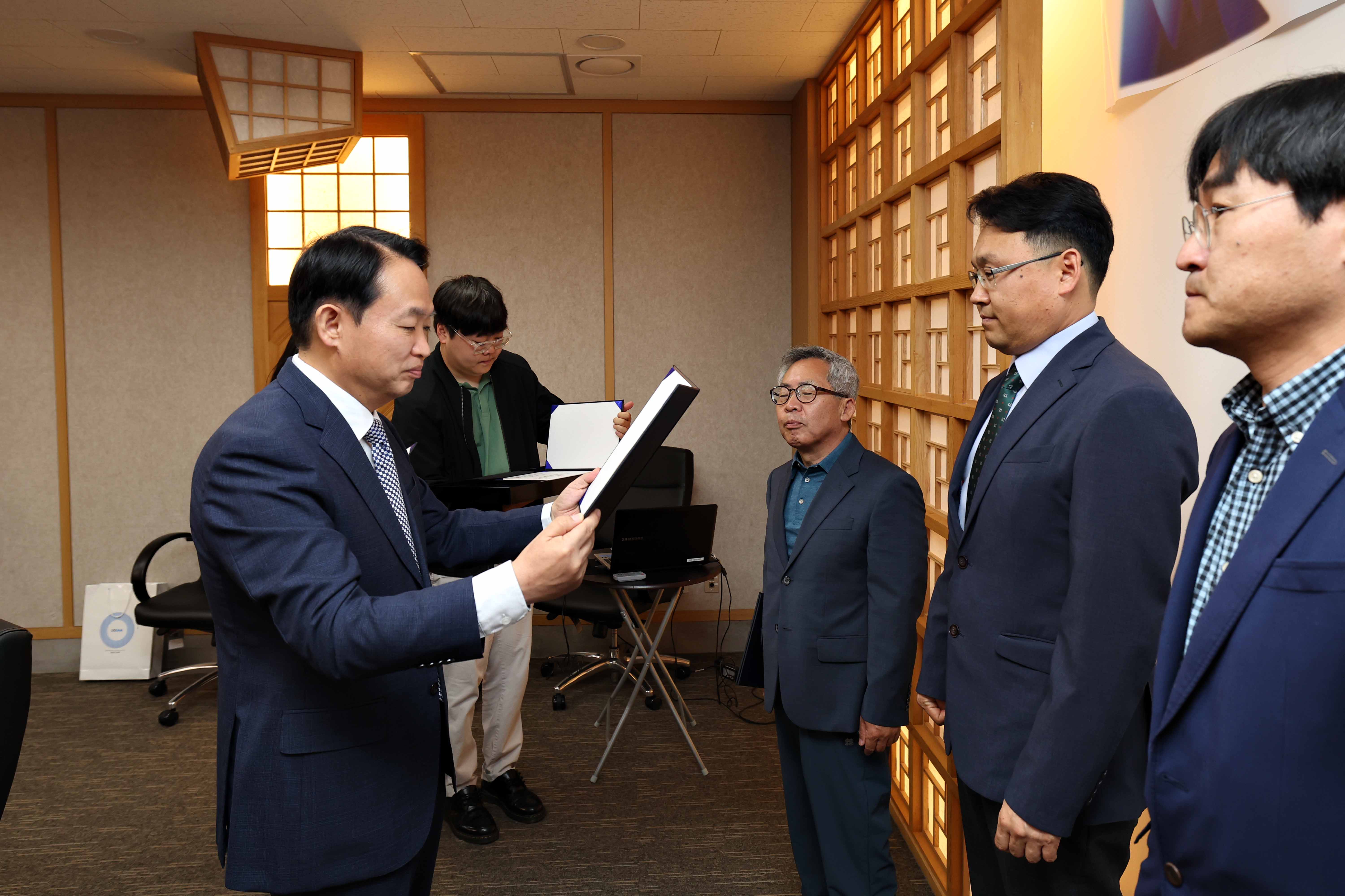20230516_동구_도시비전_자문단_위촉식6.jpg 이미지