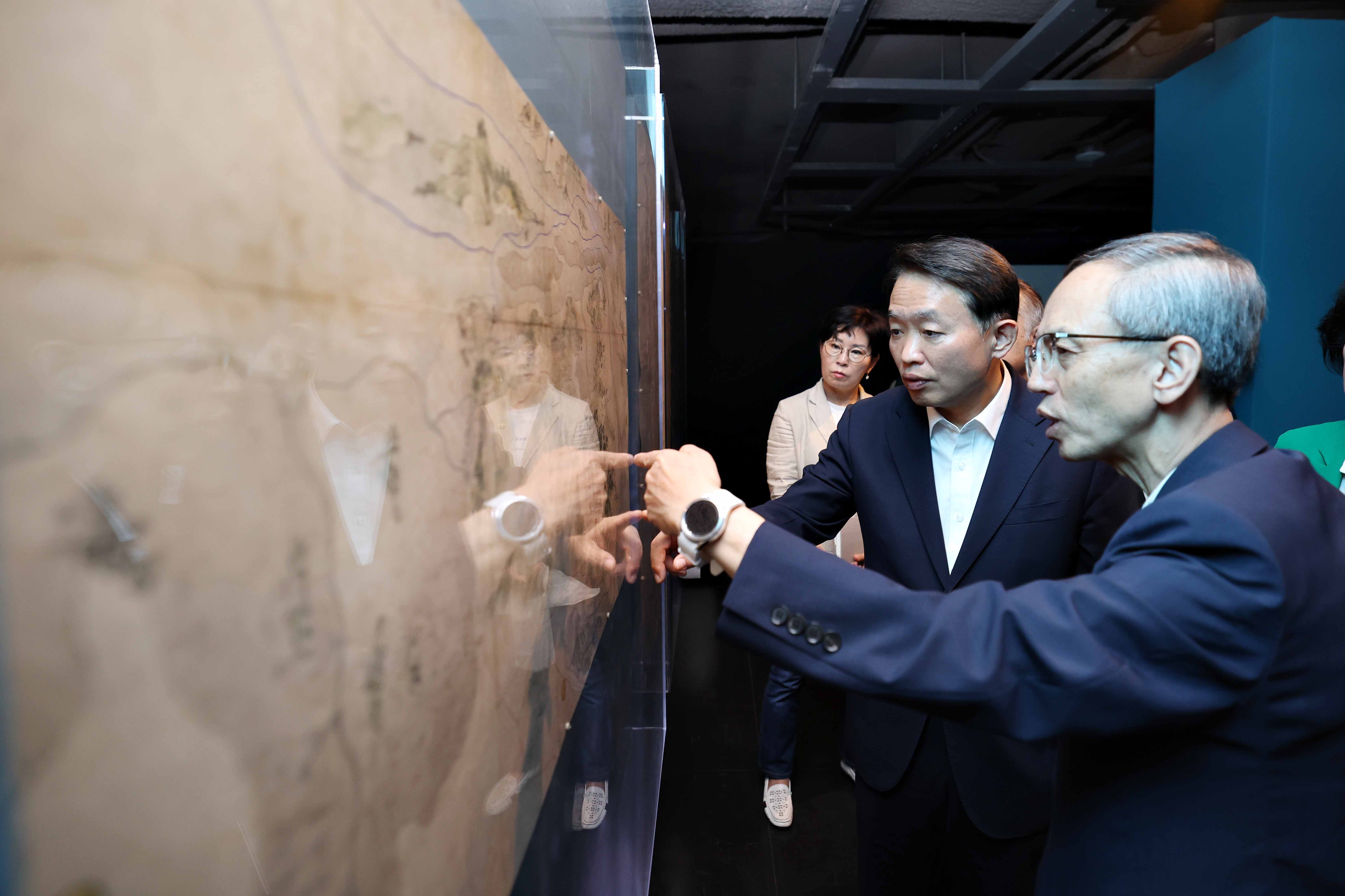 20230707_동구청_인천시립박물관_공동전시_설명회8.jpg 이미지