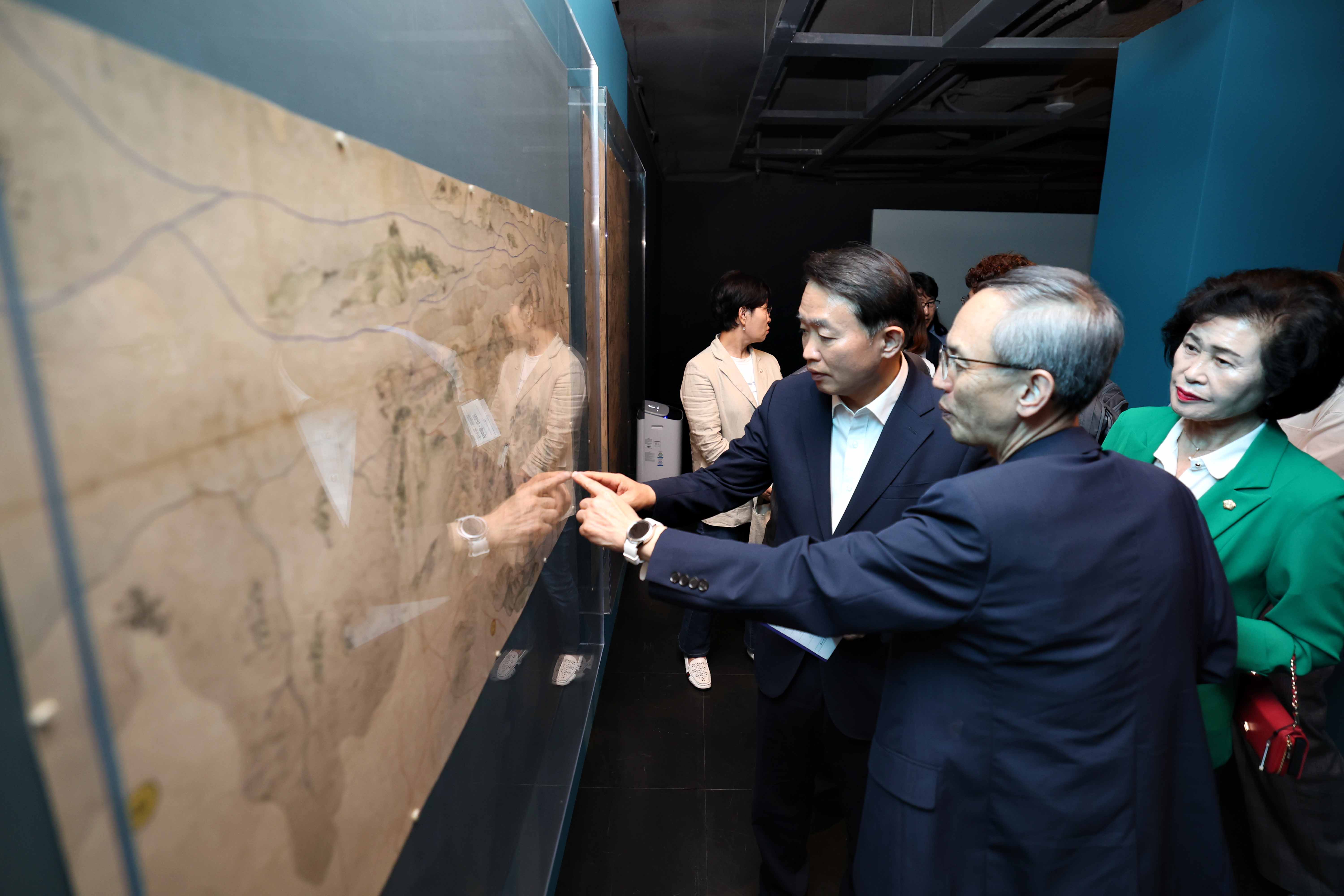 20230707_동구청_인천시립박물관_공동전시_설명회9.jpg 이미지