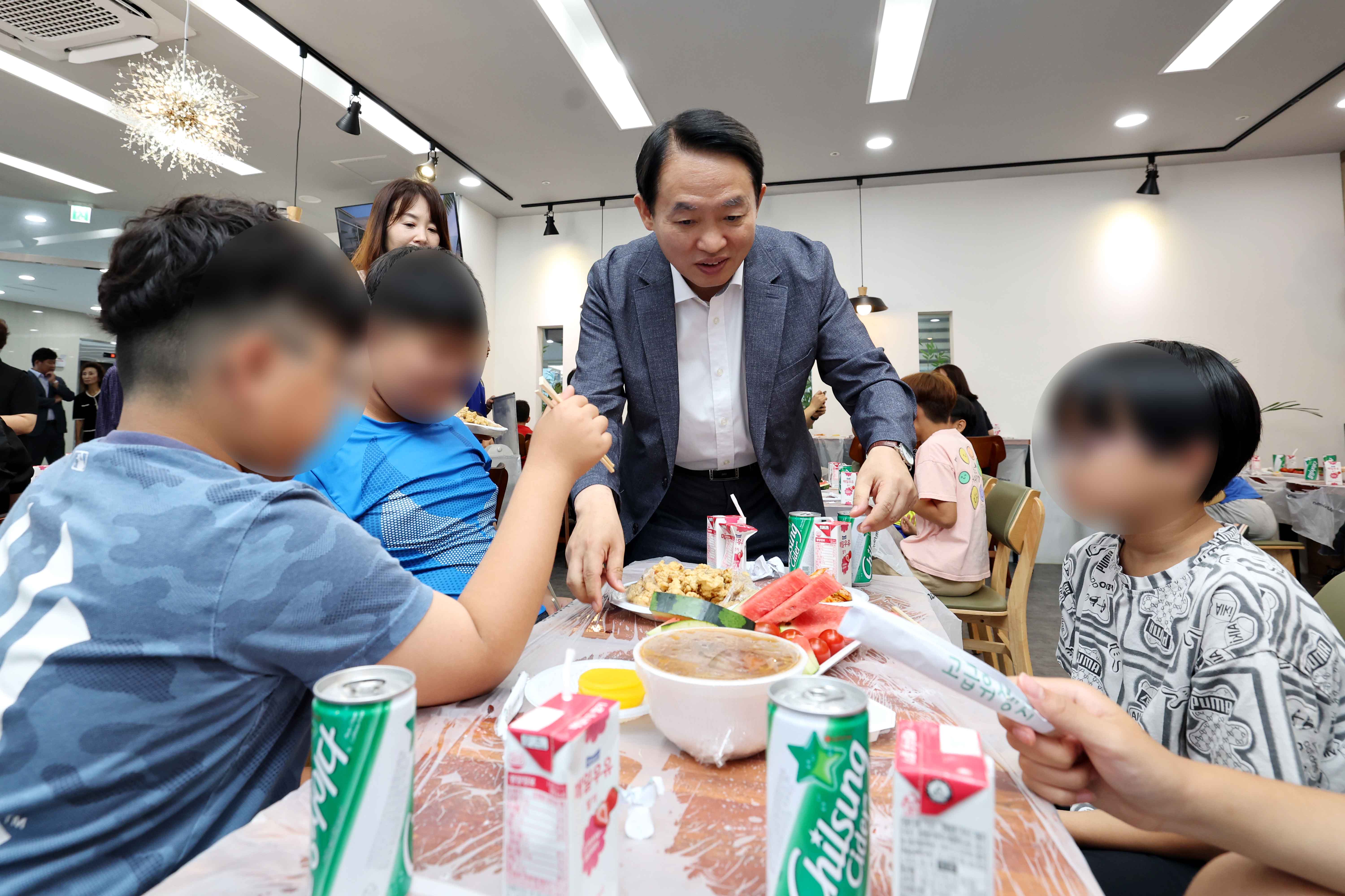 20230724_송림2동_자장면_나눔_행사2.jpg 이미지