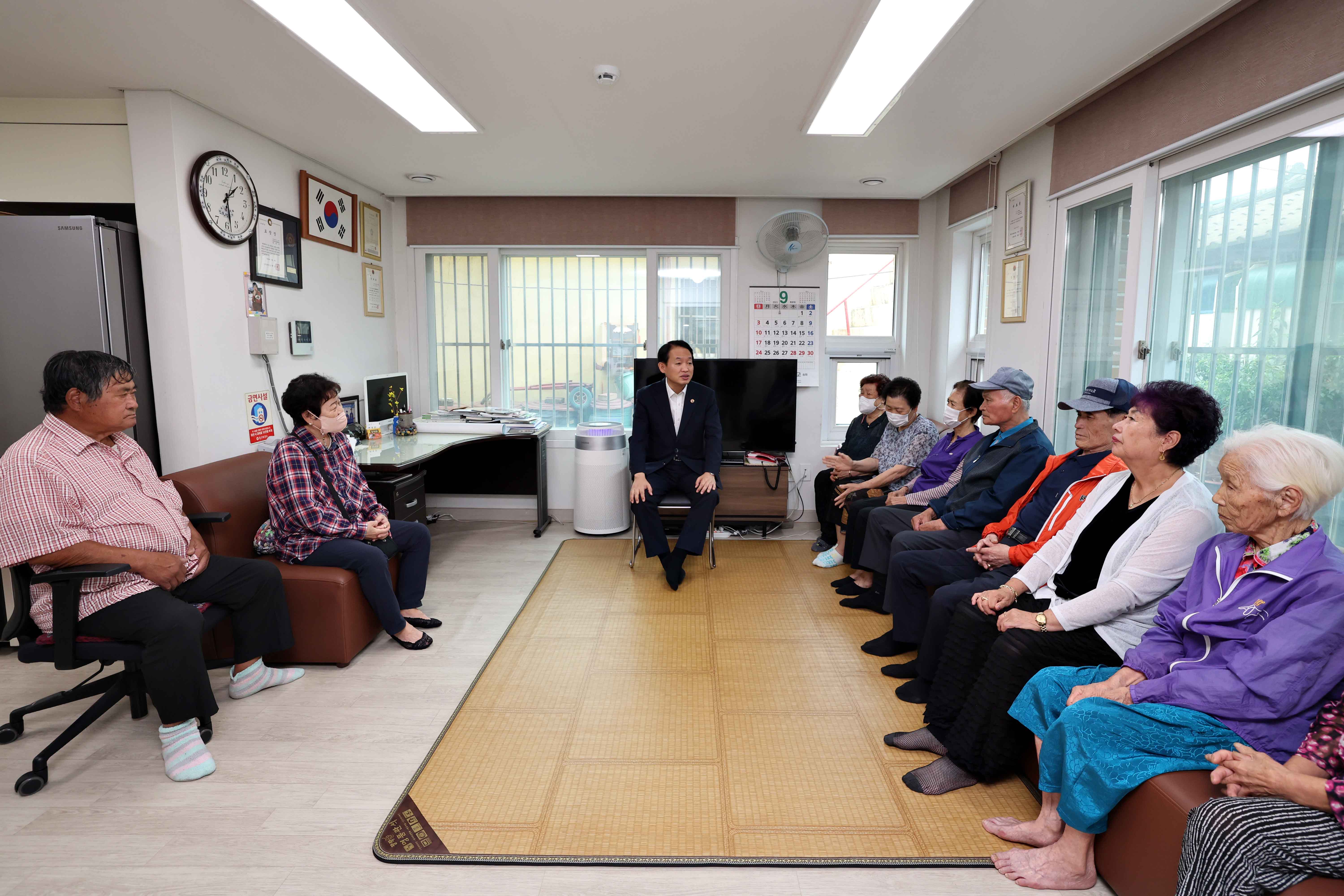 20230925_추석맞이_경로당_방문3.jpg 이미지