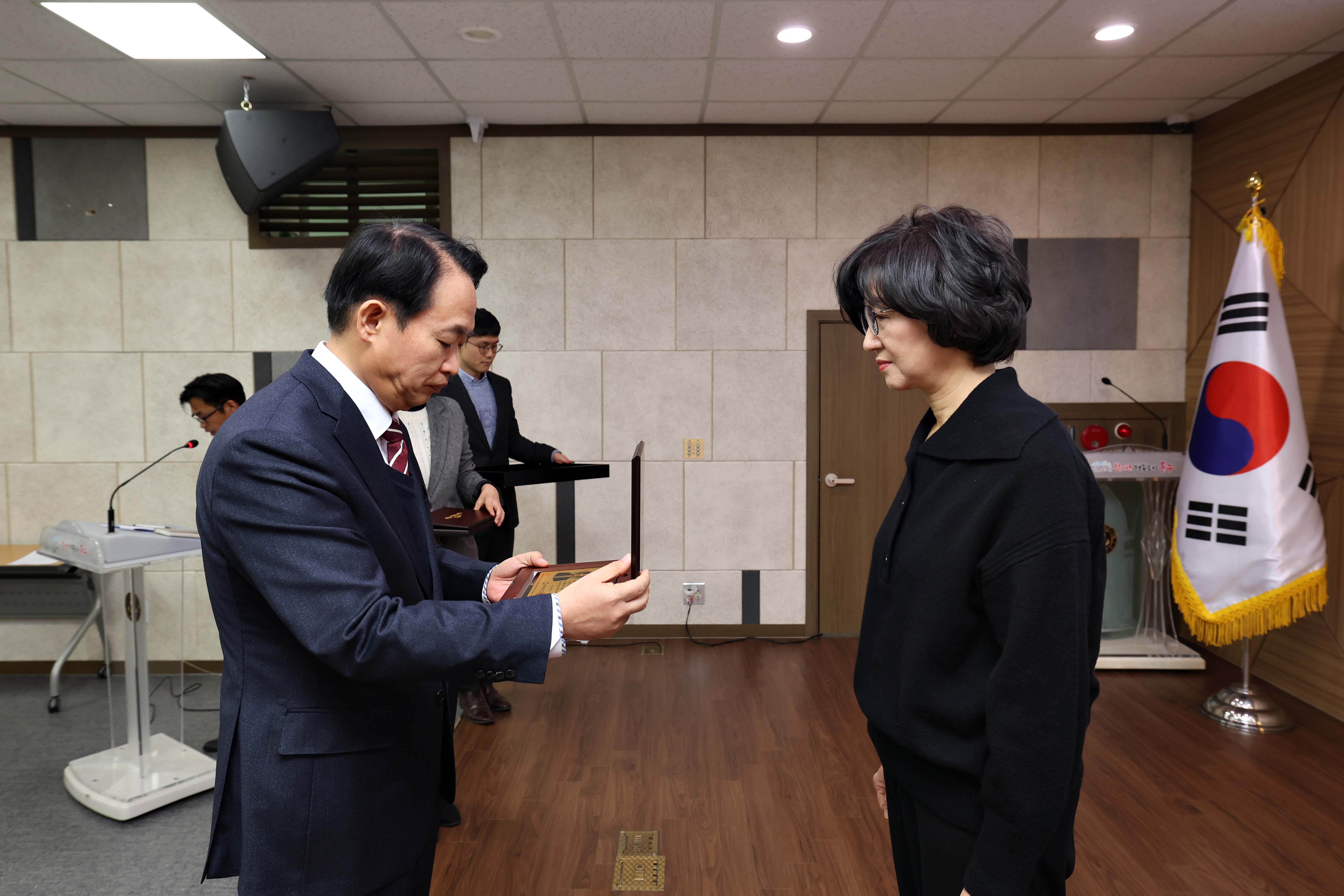 20231218_공무직_근로자_정년_퇴임식7.jpg 이미지