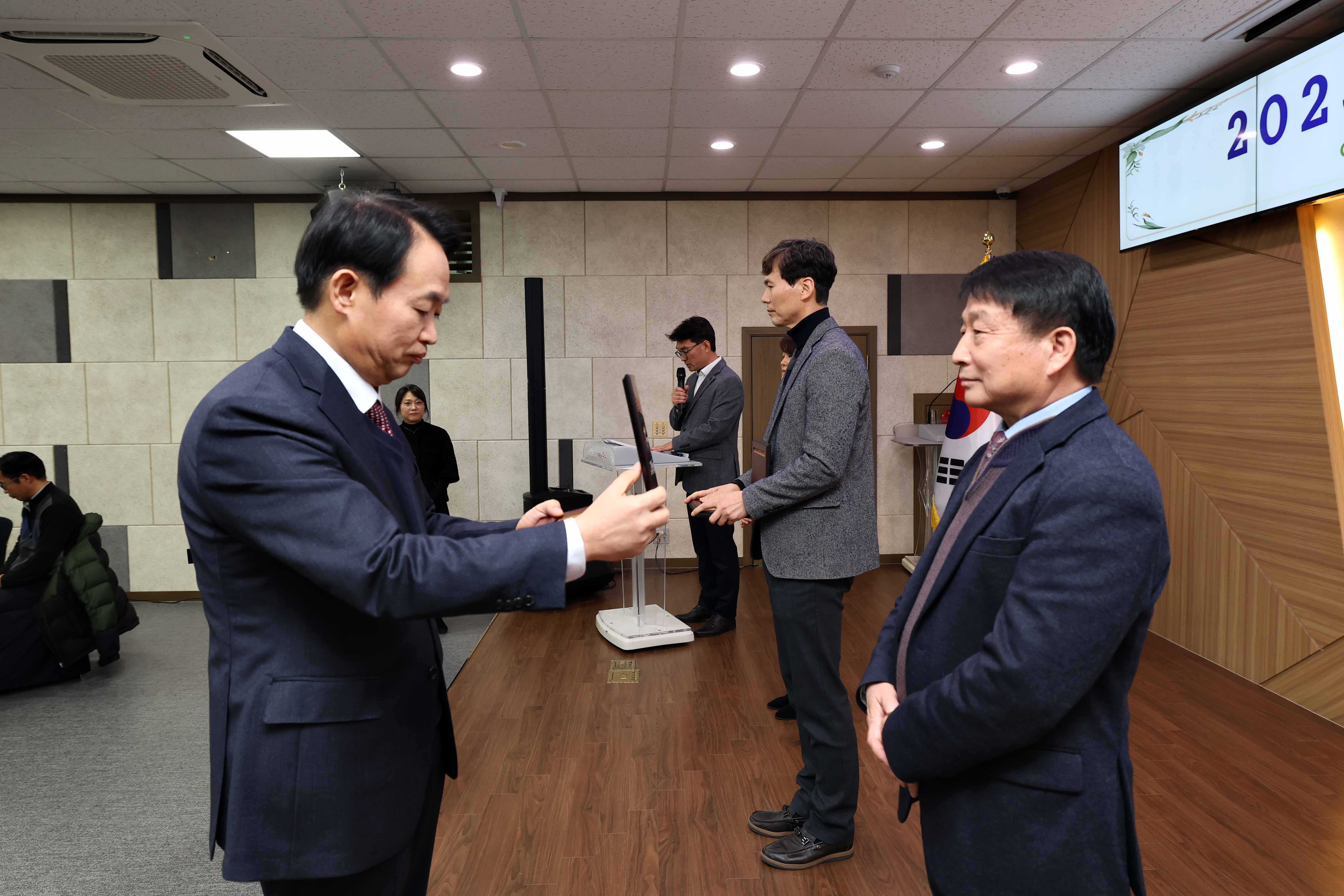 20231219_2023년_하반기_공로연수_및_퇴임식3.jpg 이미지