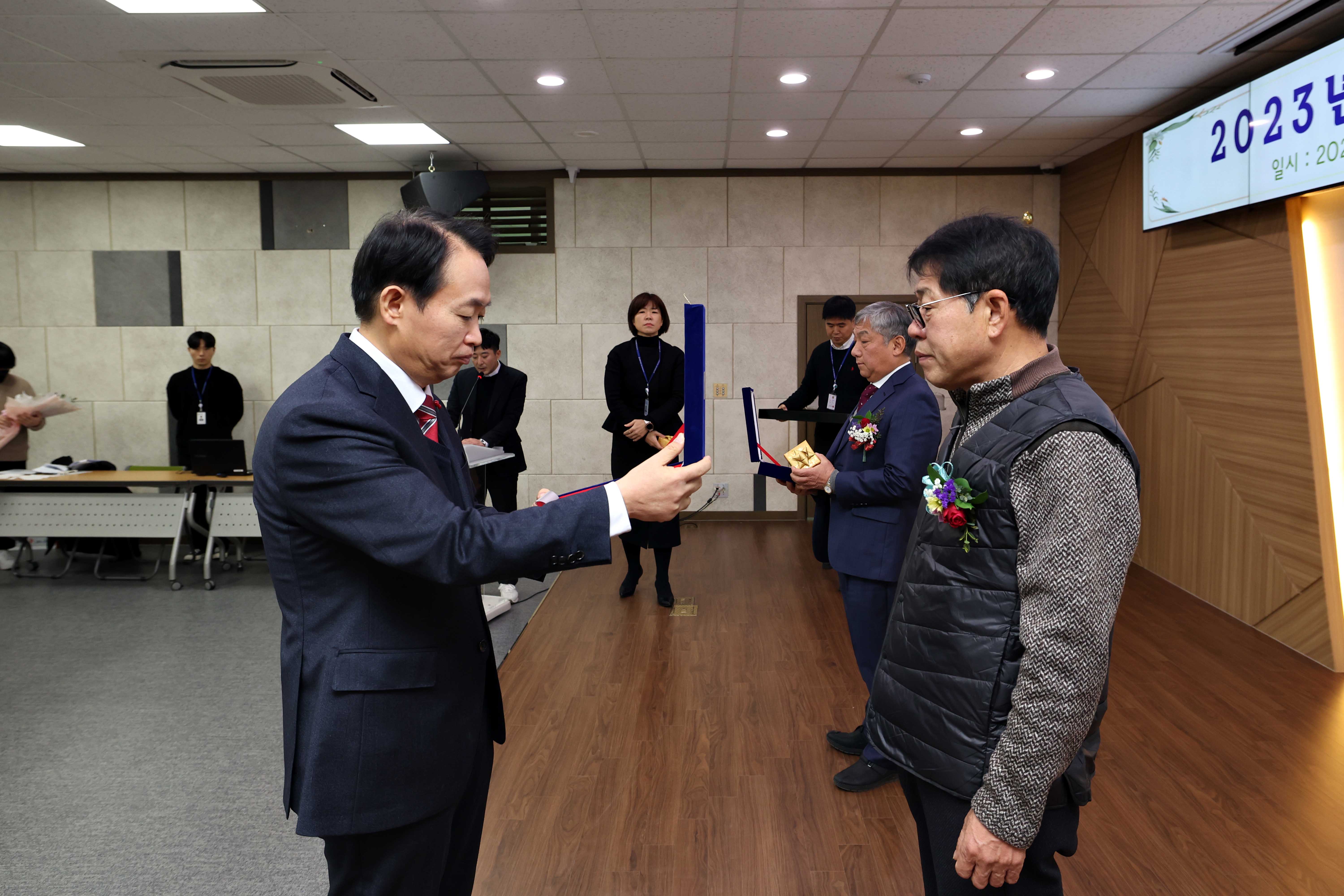 20231222_2023년_환경공무관_정년_퇴임식_및_표창_수여식7.jpg 이미지