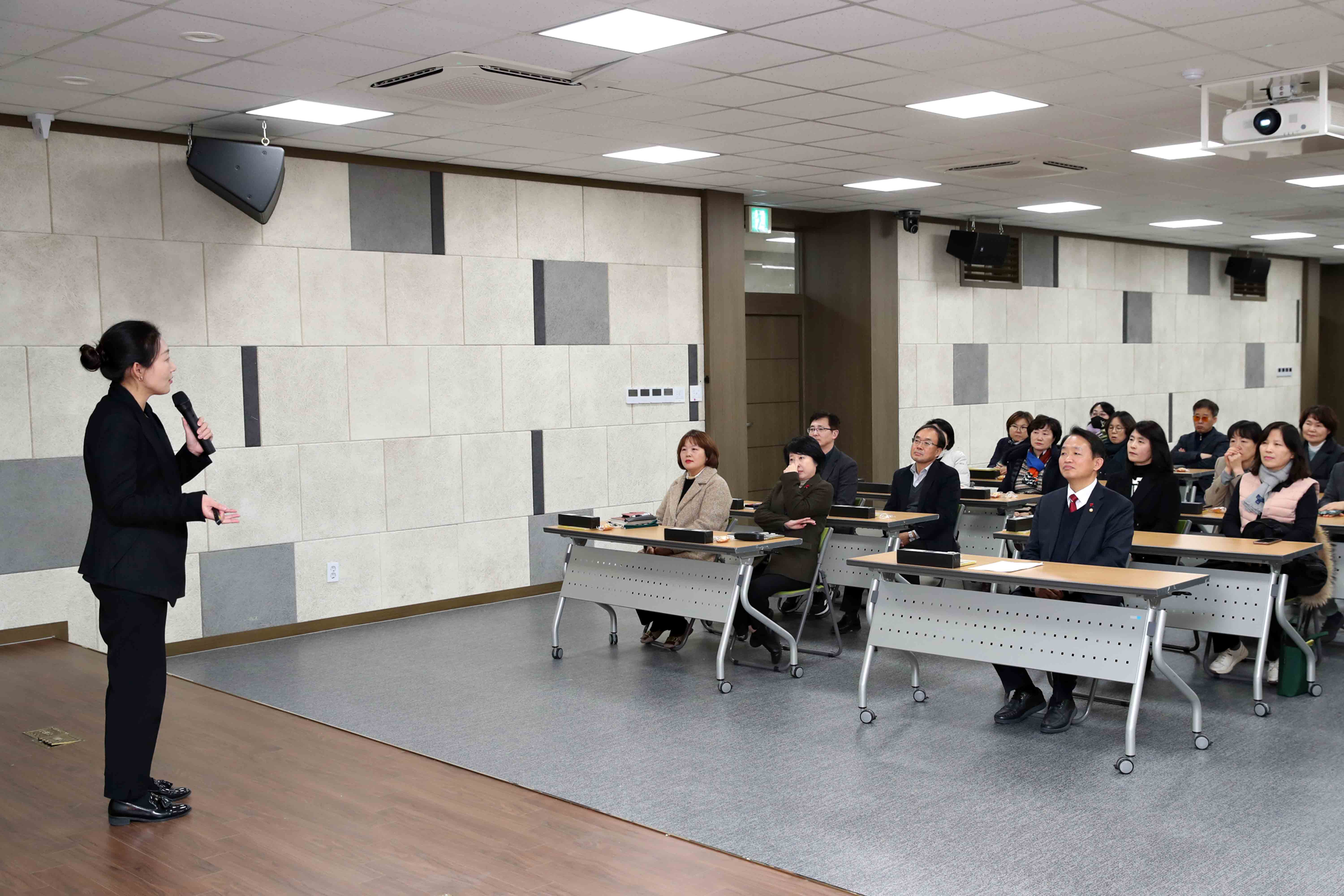 20231222_2023년도_간부공무원_성희롱_성폭력_예방_교육6.jpg 이미지