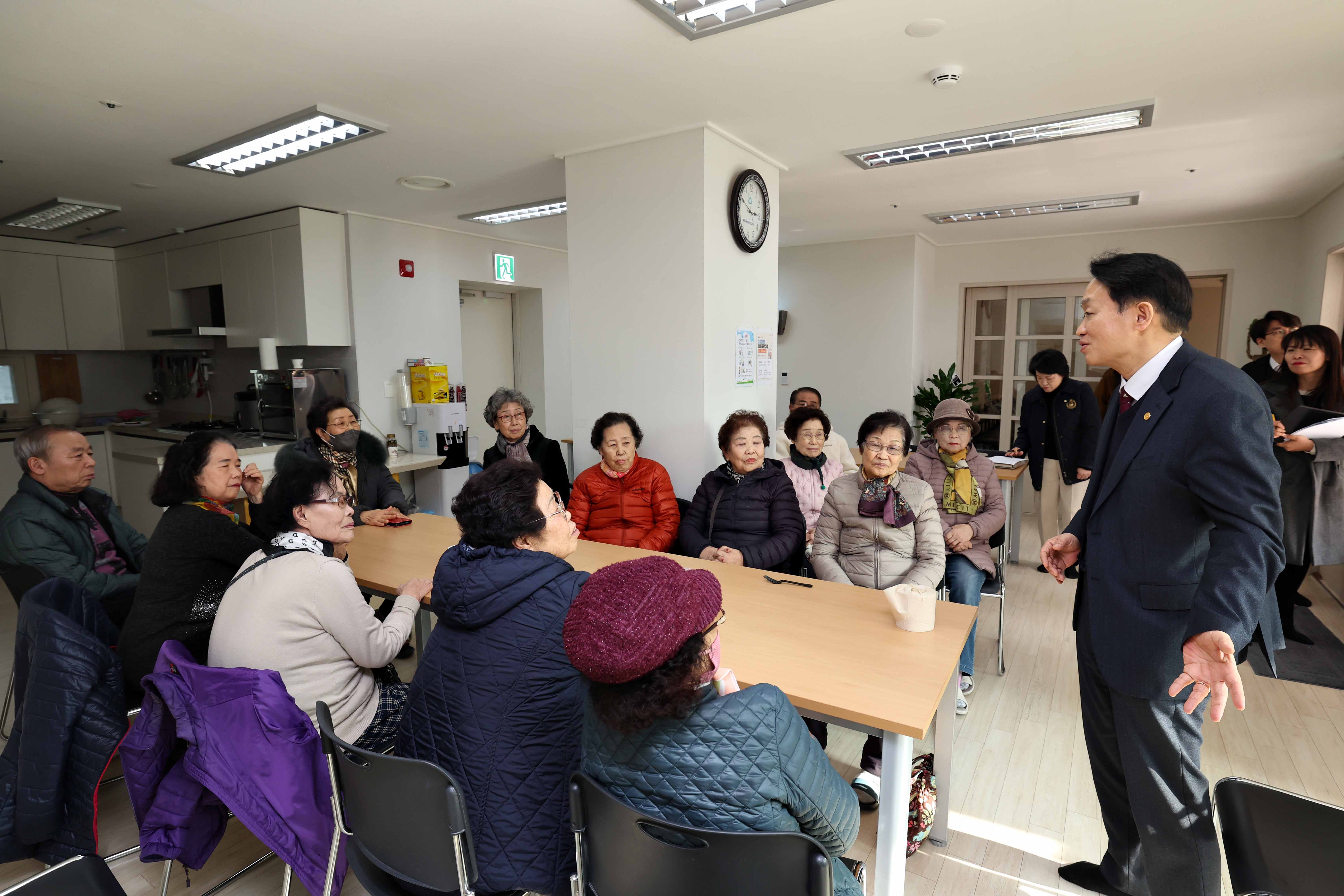 20240202_설맞이_경로당_방문11.jpg 이미지