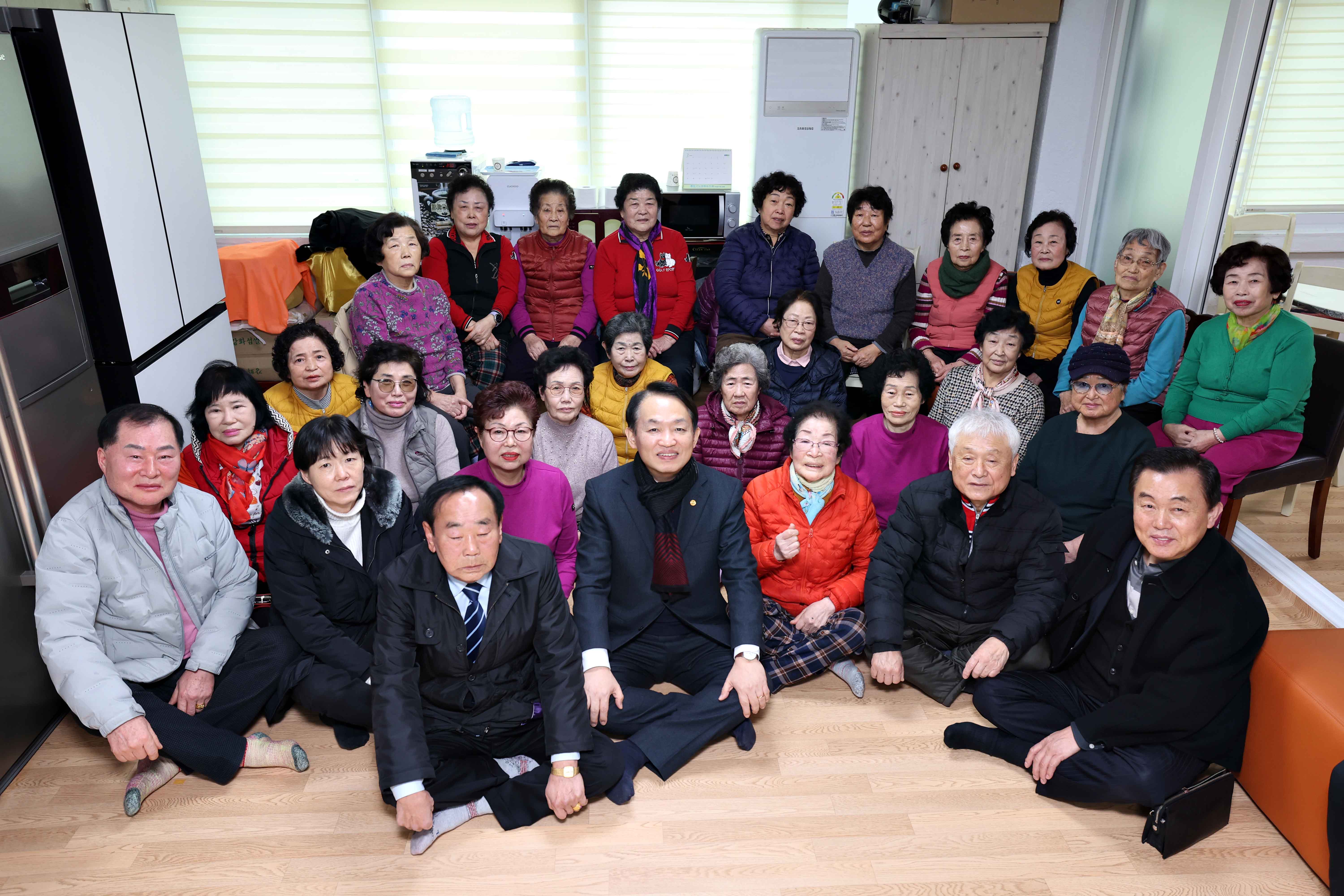 20240206_설맞이_경로당_방문3.jpg 이미지
