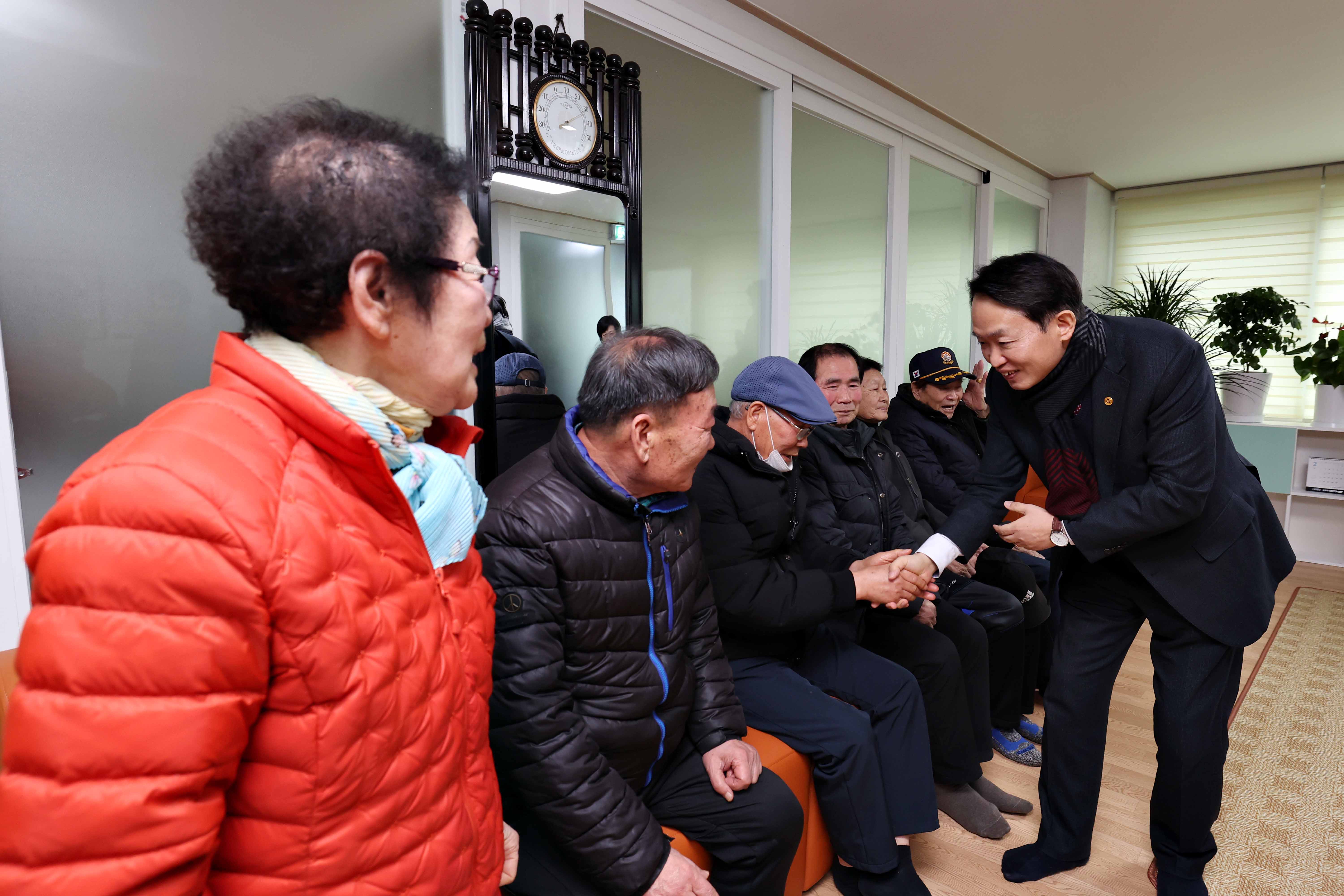 20240206_설맞이_경로당_방문6.jpg 이미지