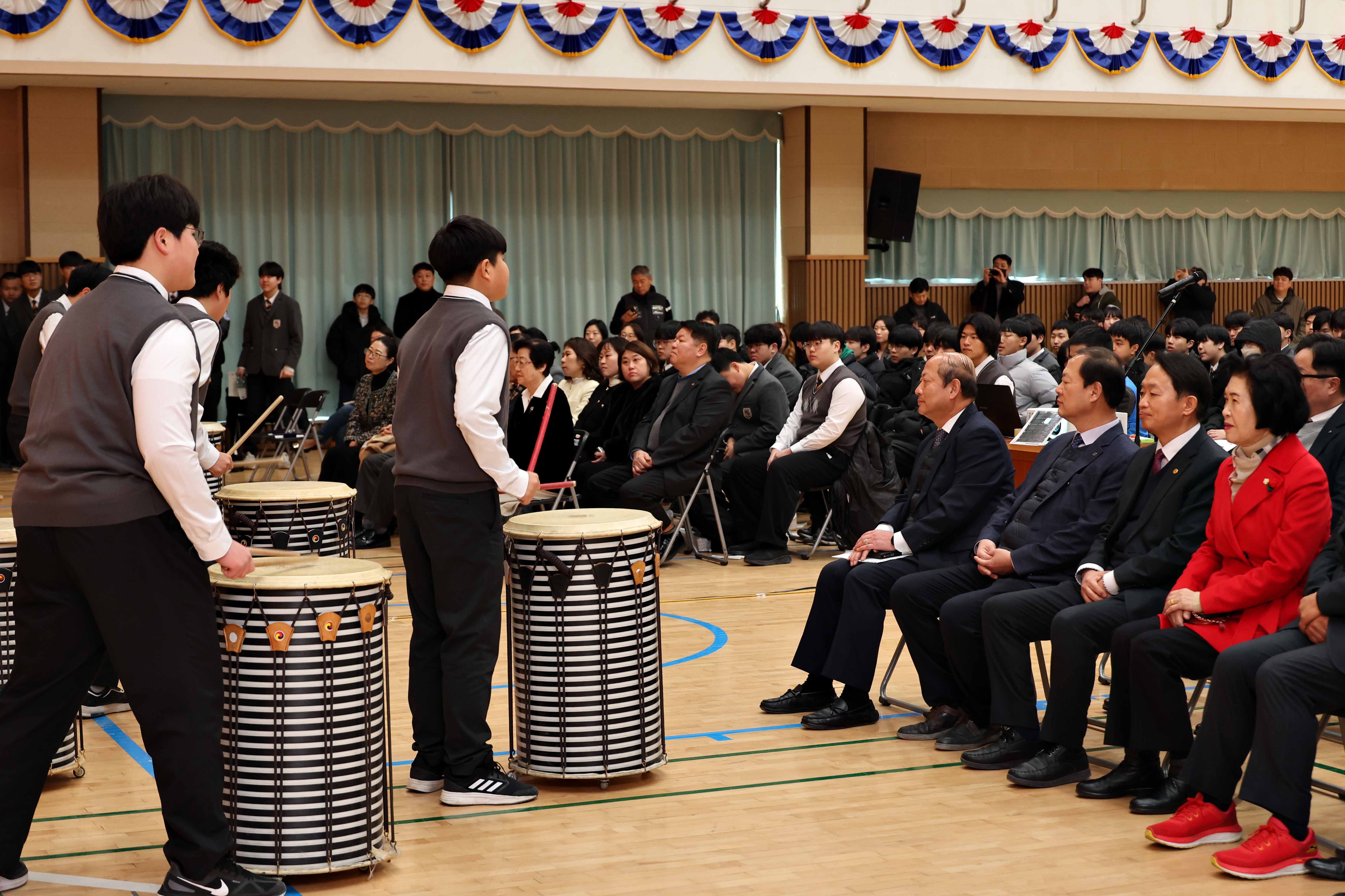 20240207_제76회_동산중학교_졸업식7.jpg 이미지