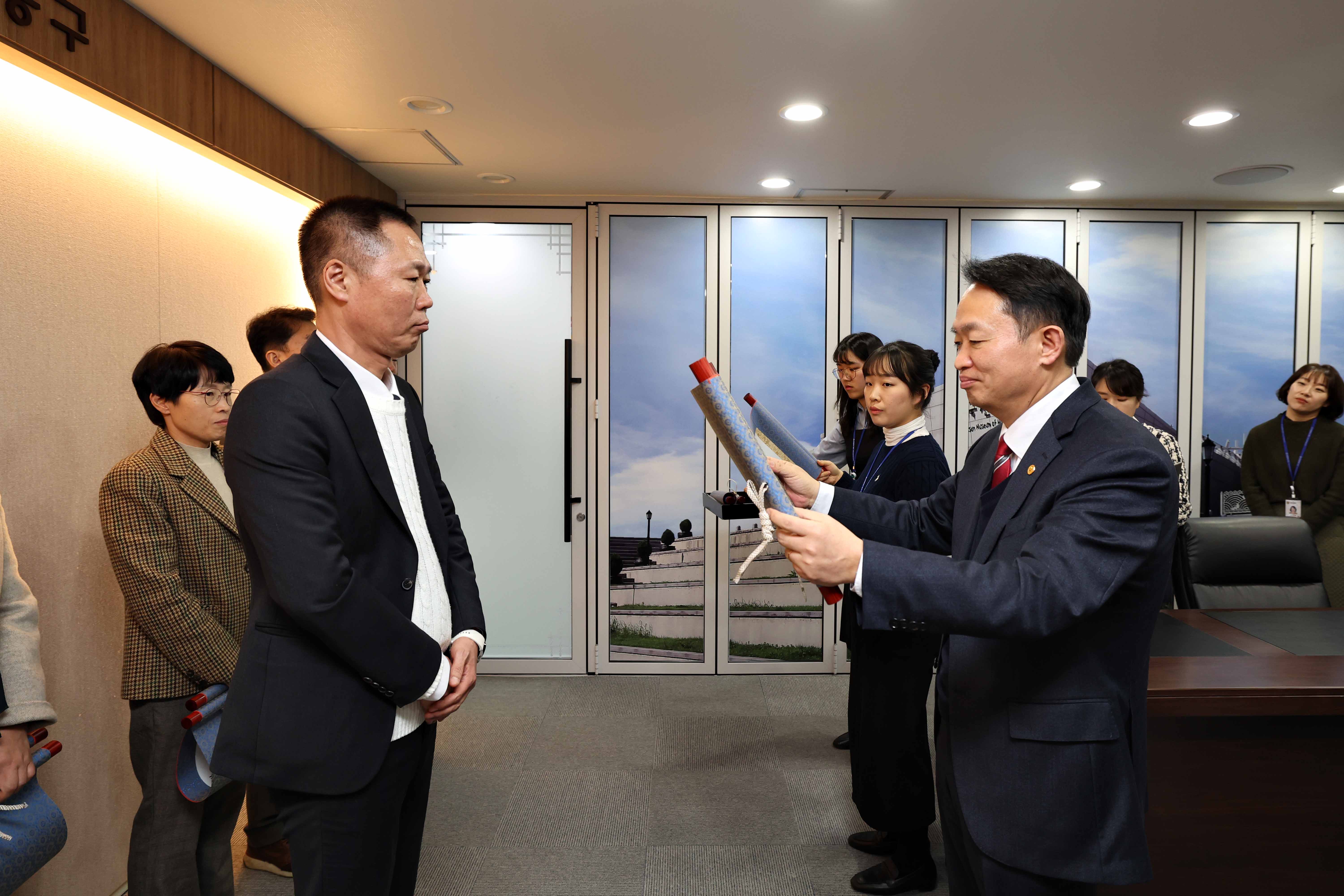20240216_임용장_수여식6.jpg 이미지