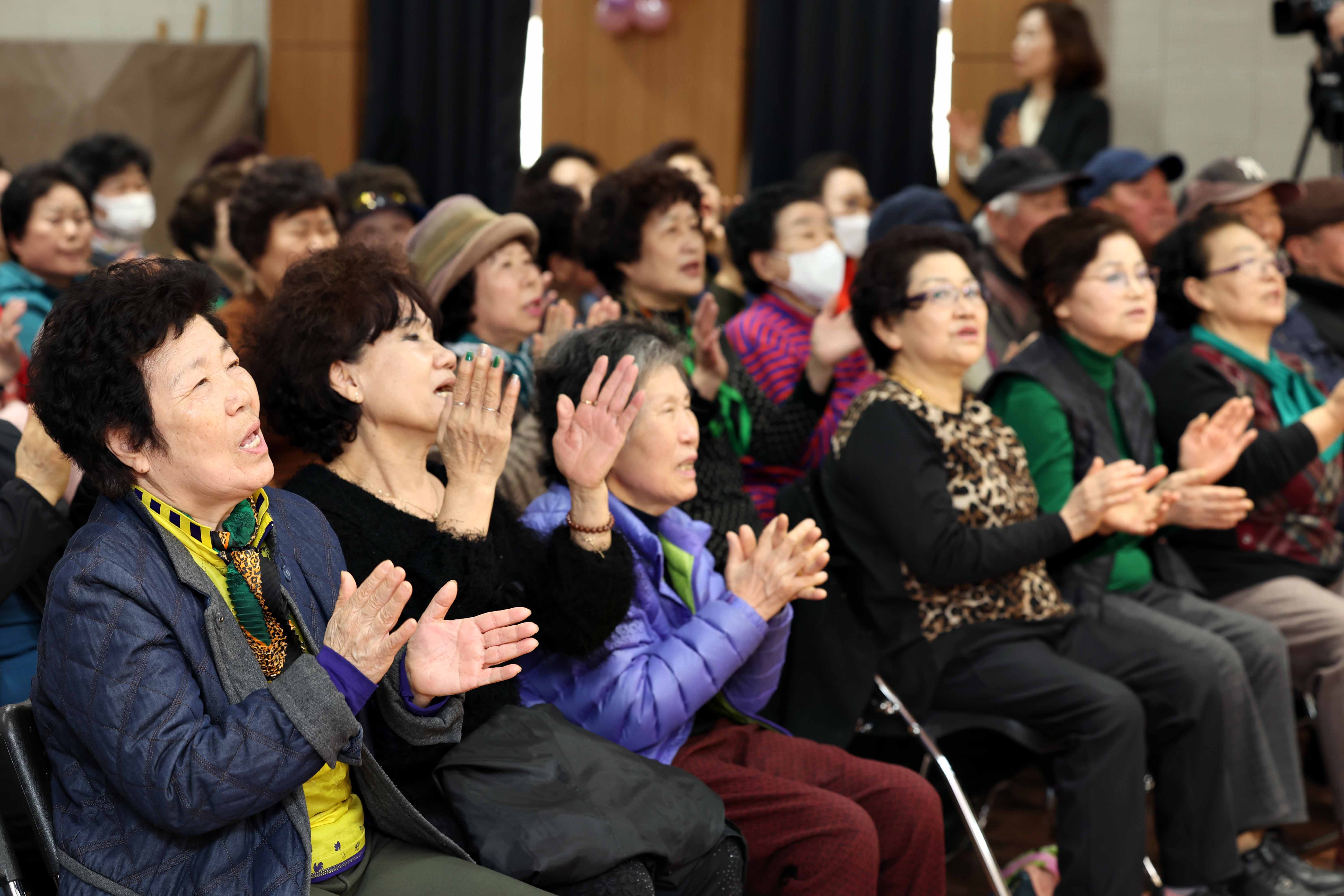 20240320_2024년_제36기_노인대학_입학식5.jpg 이미지