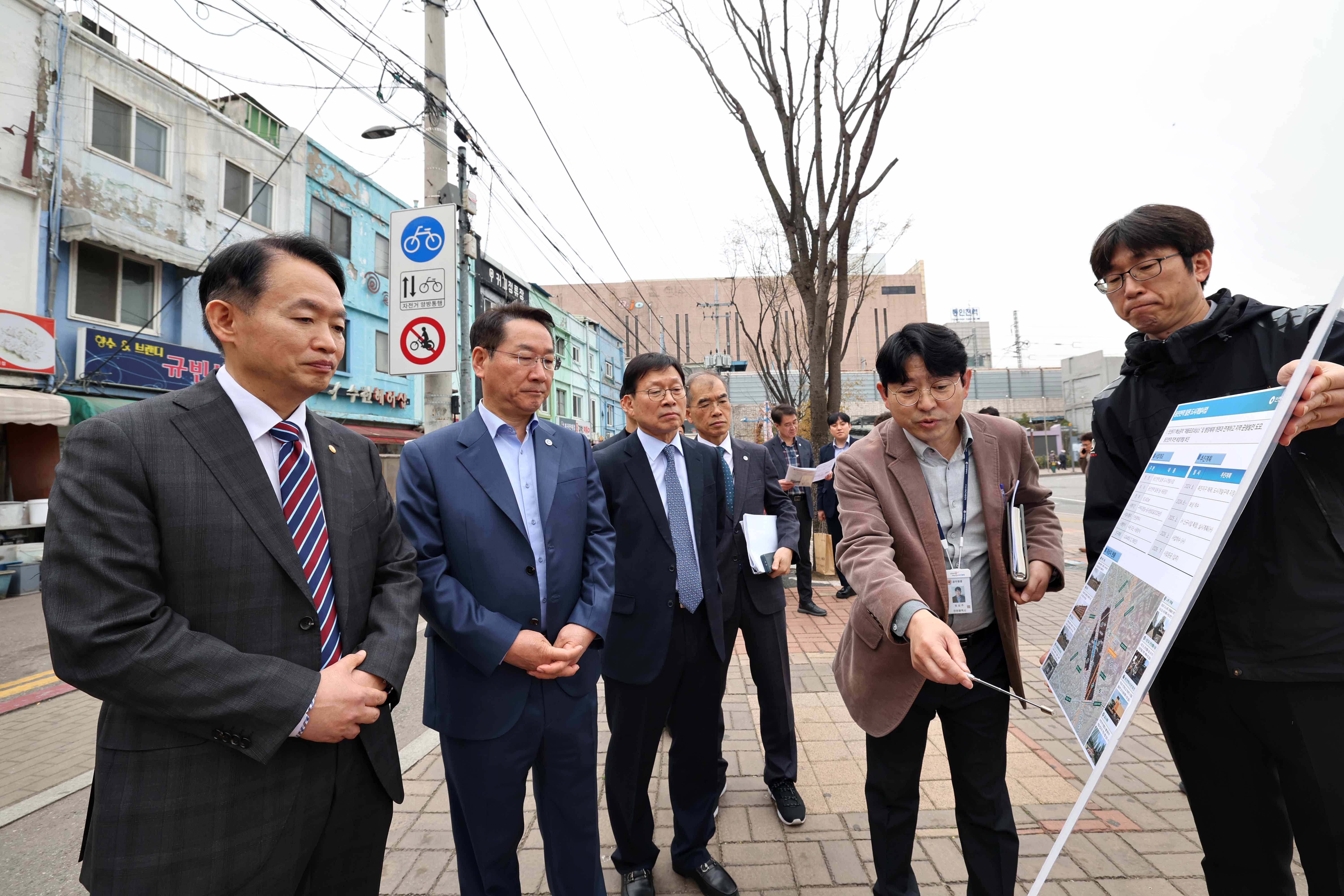 20240403_괭이부리마을_주거취약지역_개선사업_업무협약_체결16.jpg 이미지