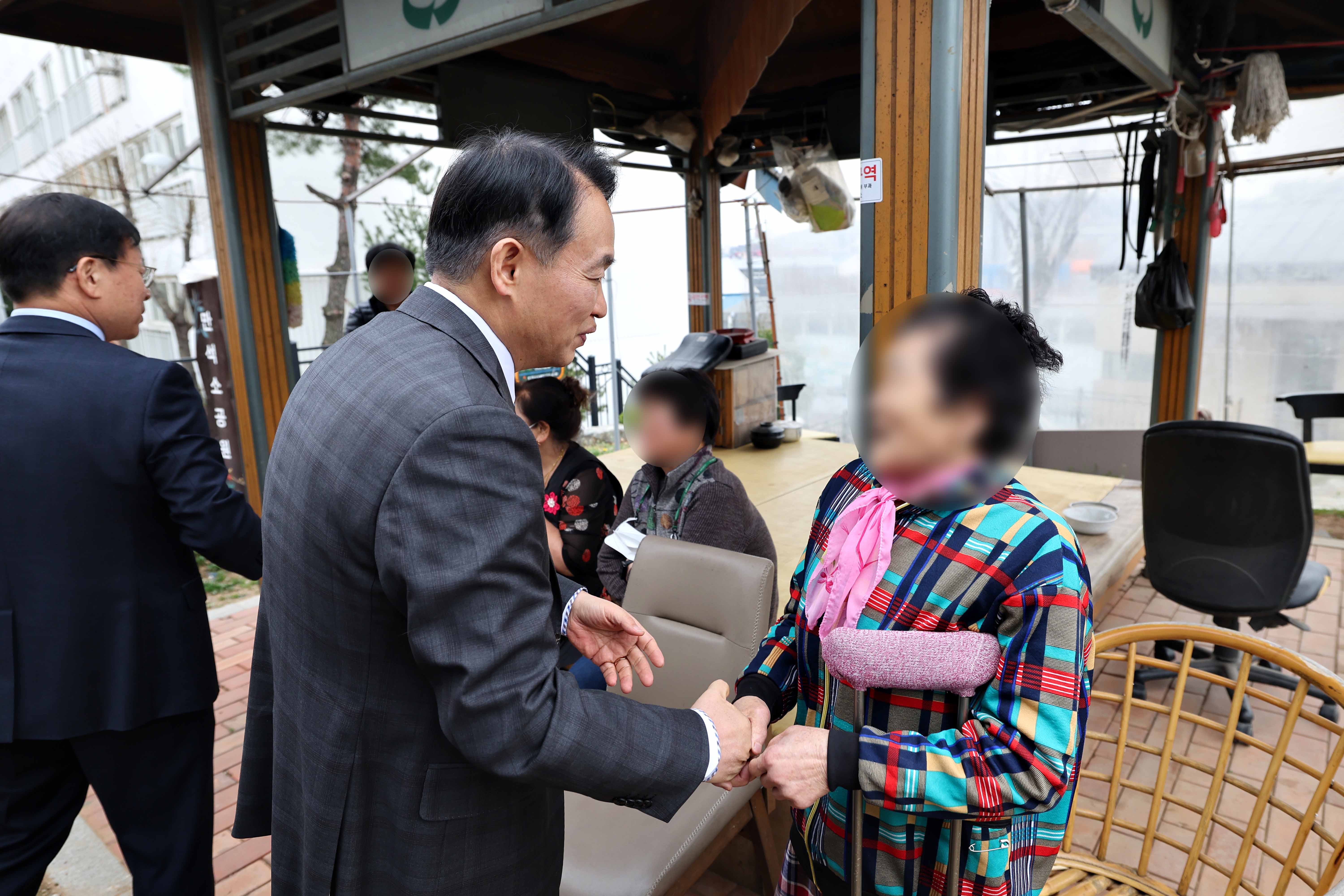 20240403_괭이부리마을_주거취약지역_개선사업_업무협약_체결22.jpg 이미지