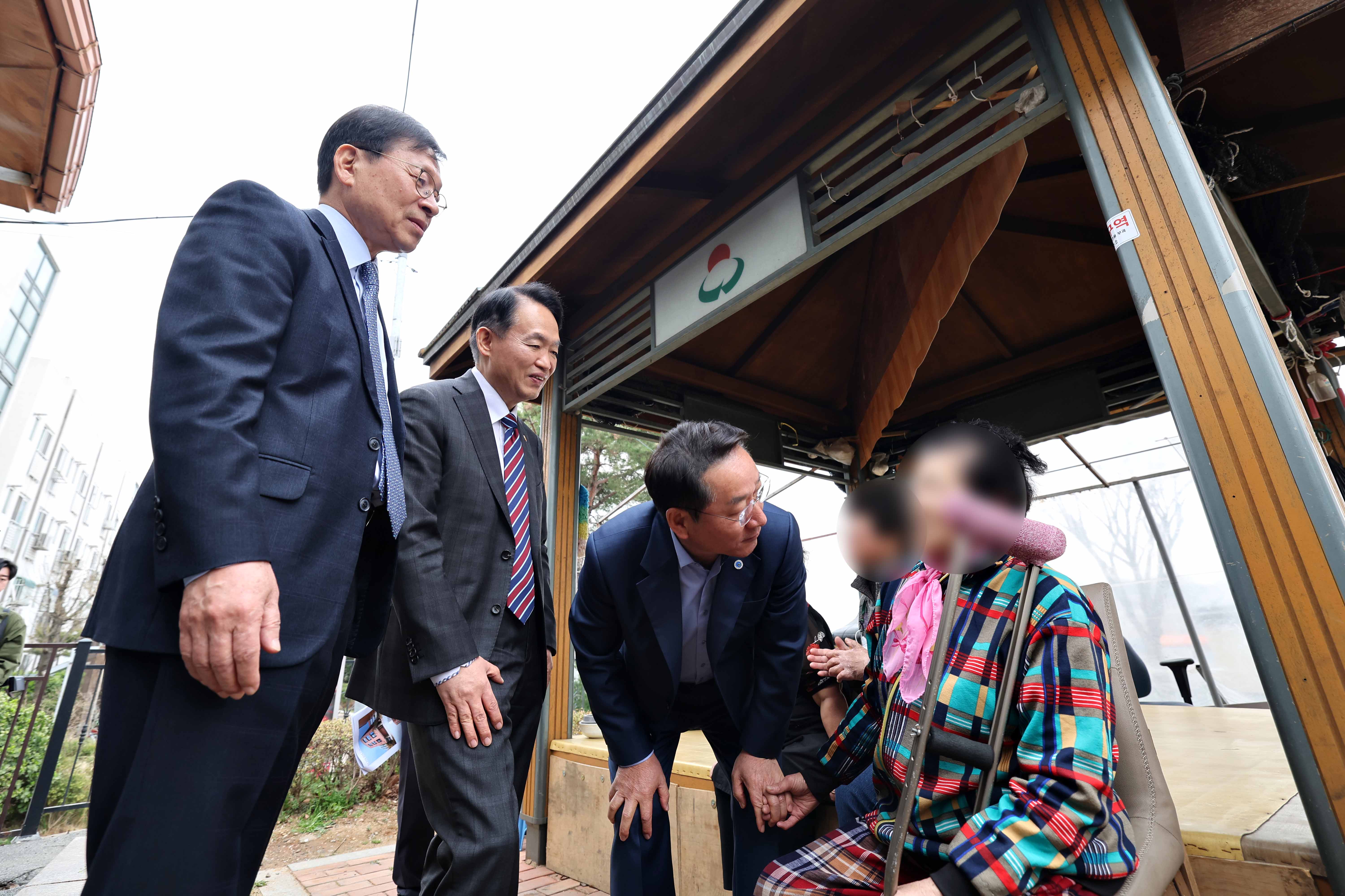 20240403_괭이부리마을_주거취약지역_개선사업_업무협약_체결24.jpg 이미지