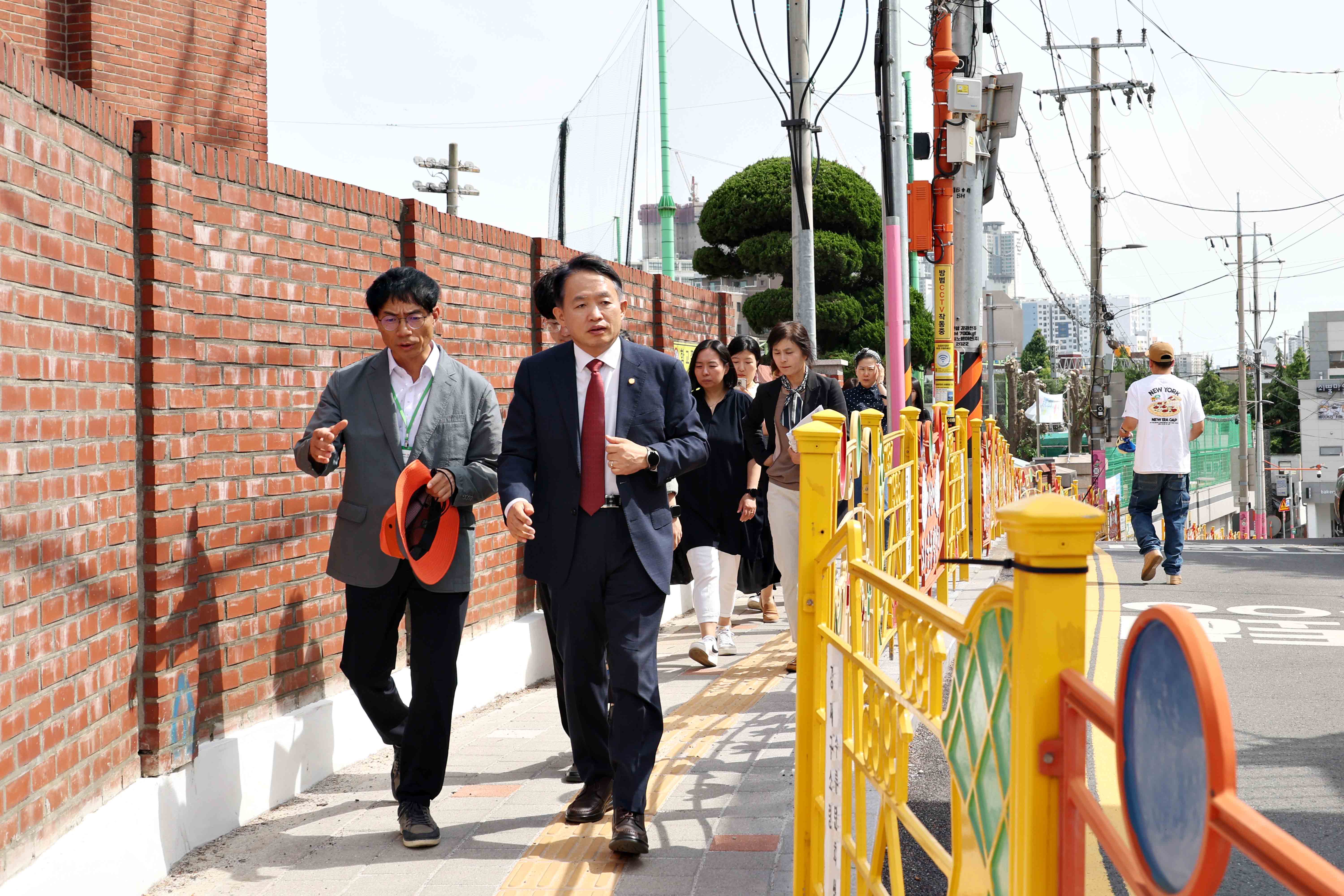 20240527_어린이_통학로_민관합동_현장점검_및_간담회_송림초_창영초18.jpg 이미지